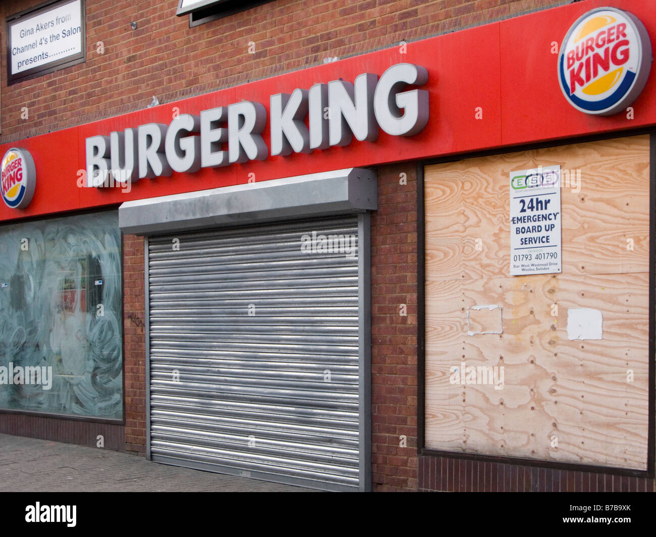 Closed down and boarded up Burger King High Street outlet in Regent Street, Swindon UK Stock Photo