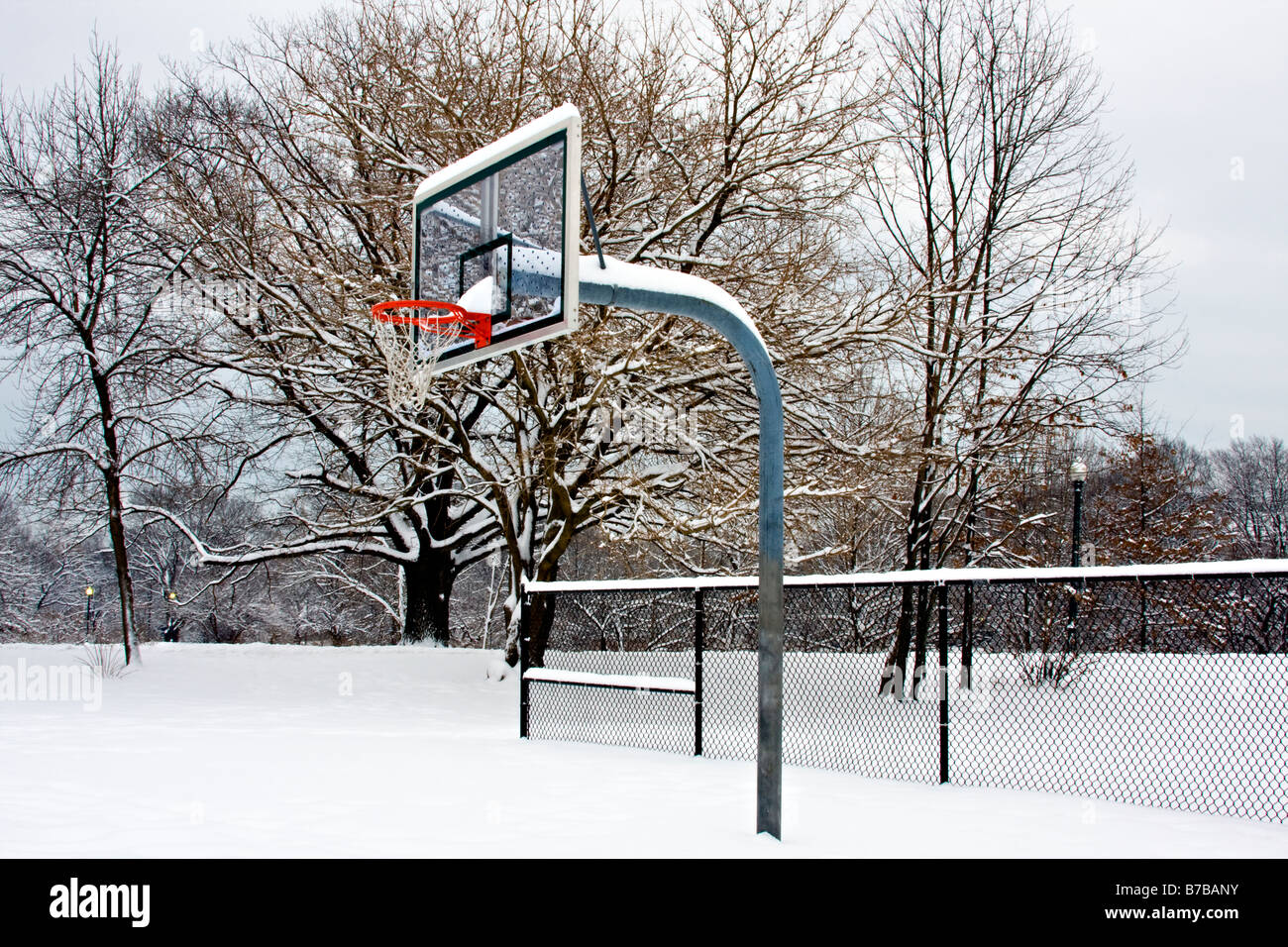 Káº¿t quáº£ hÃ¬nh áº£nh cho basketball in the winter"