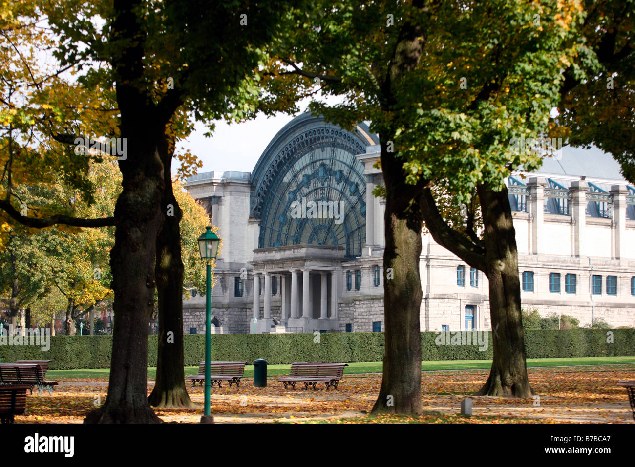 Royal Military Museum in the Parc du Cinquantenaire in Brussels Stock Photo
