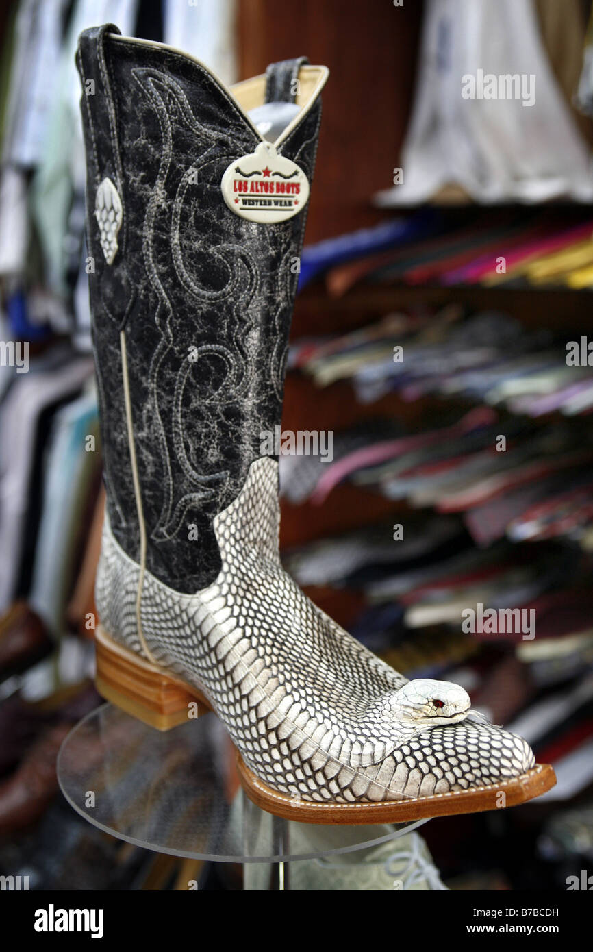 Snake skin boots hi-res stock photography and images - Alamy