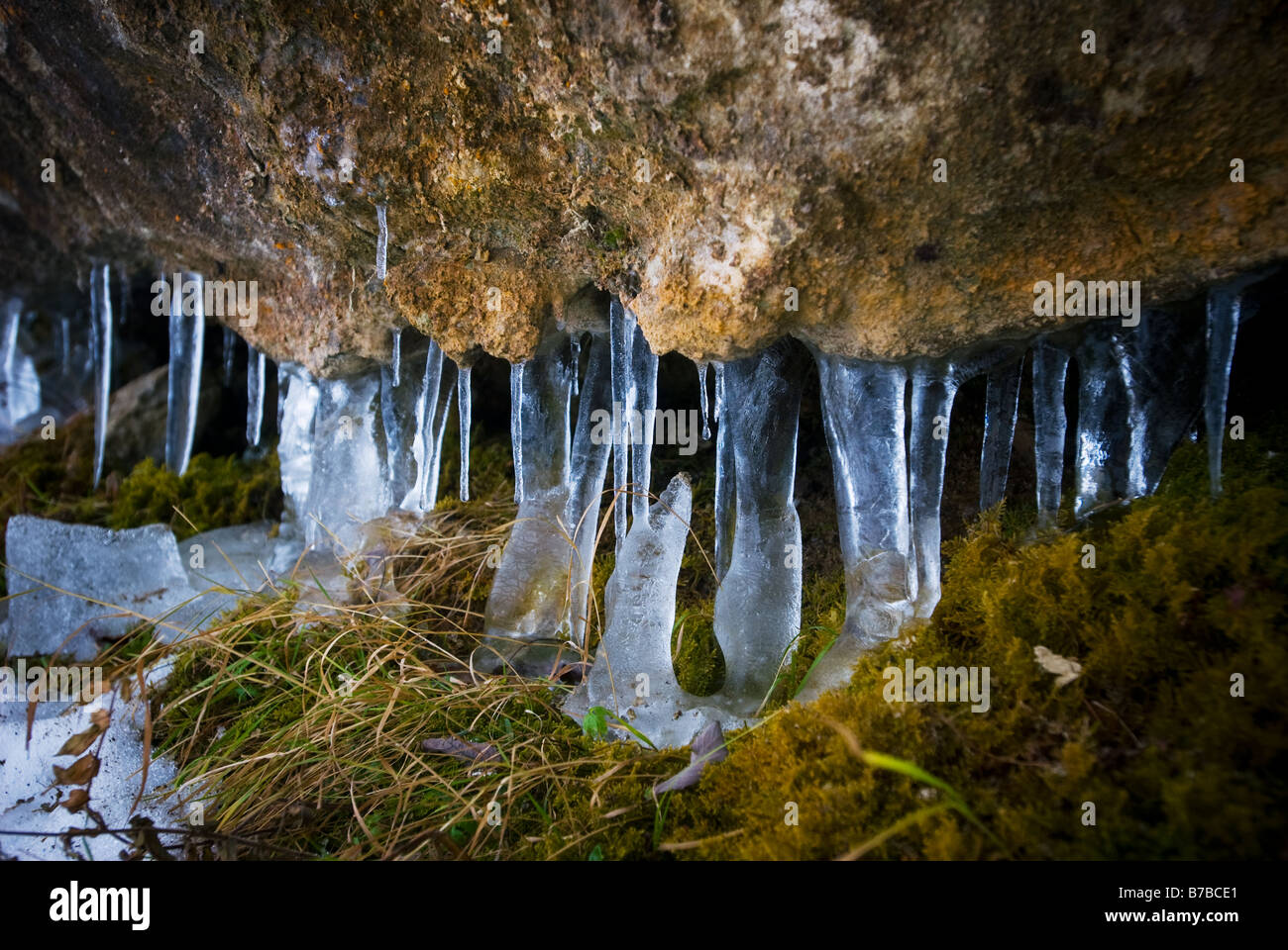 Form ice on rocks hi-res stock photography and images - Alamy