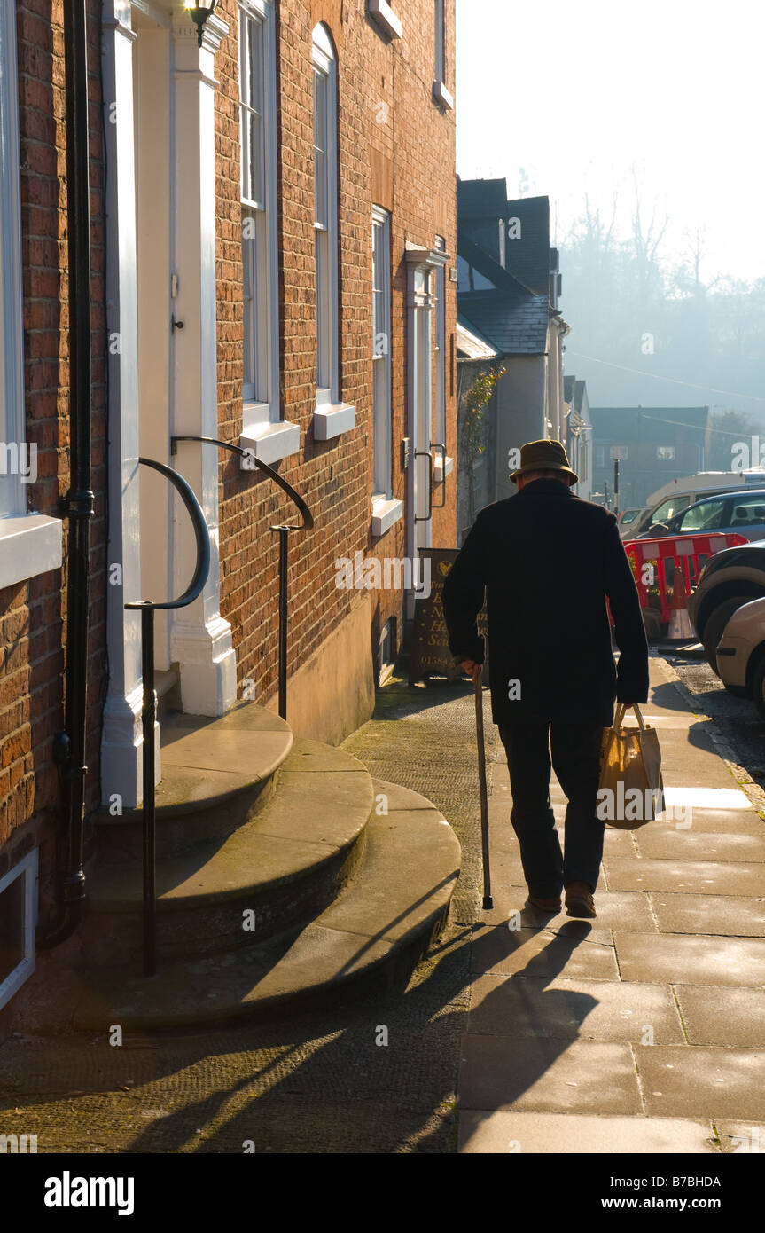Elderly england house hi-res stock photography and images - Alamy