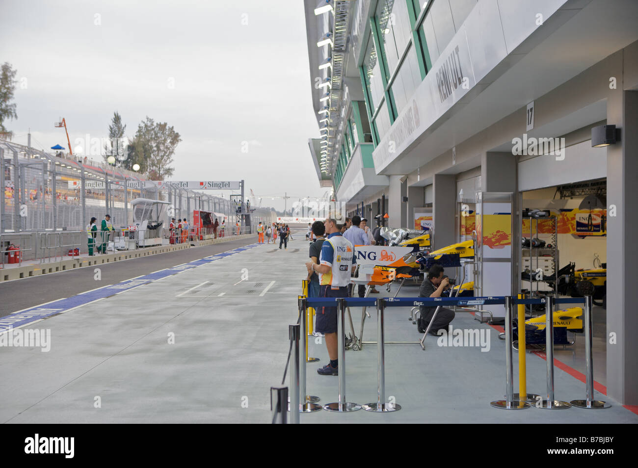 Singapore F1 pit lane Stock Photo Alamy