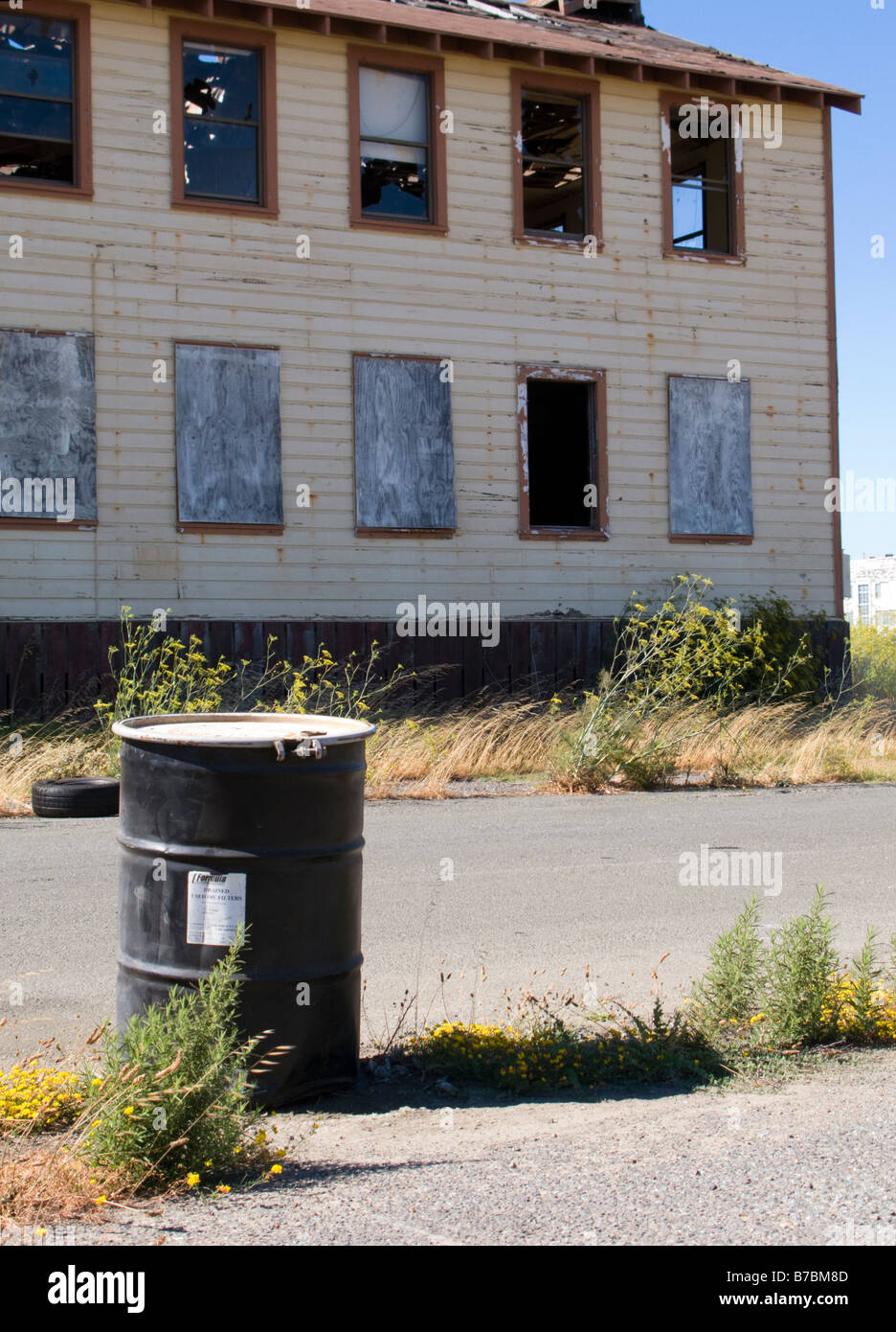 Abandoned apartments hires stock photography and images Alamy