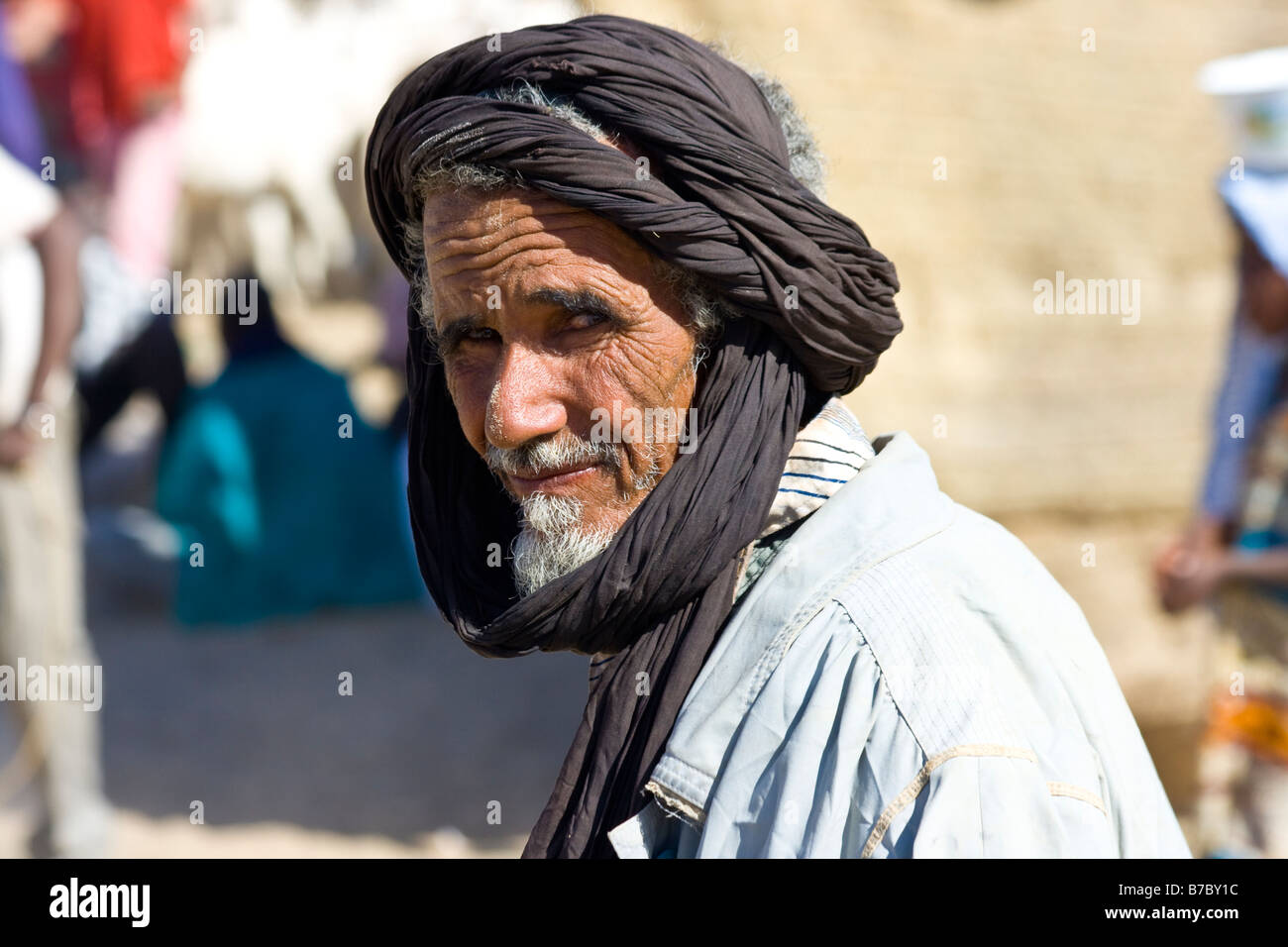 Old Man Wearing a Turban in Timbuktu Mali Stock Photo - Alamy