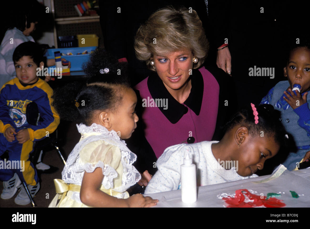 Princess Diana talks To (un-named) Girl In the Urban Family Center. Henry St. Settlement. New York City. USA. February 2 1989 Stock Photo
