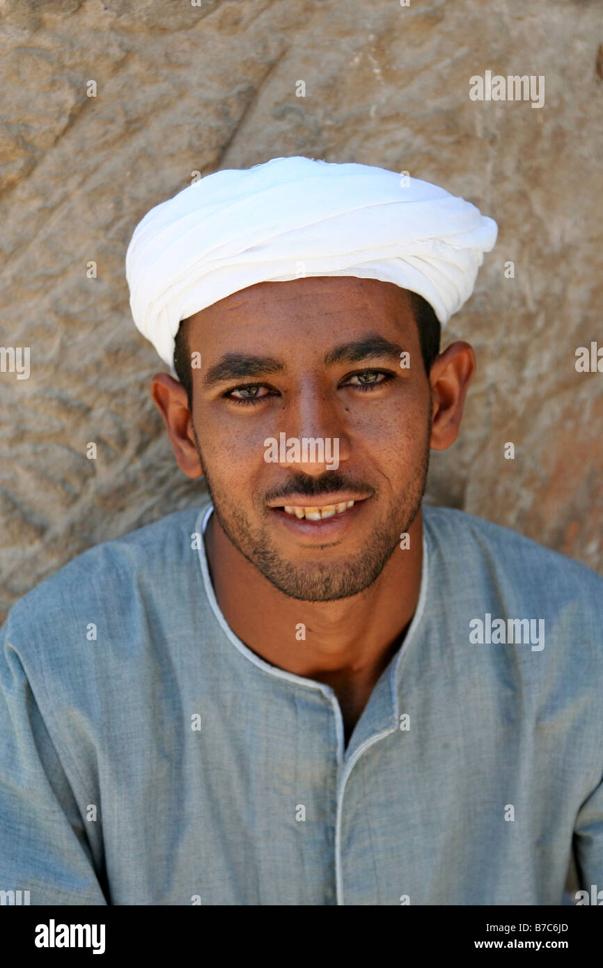 Egyptian man at Luxor Temple Stock Photo - Alamy