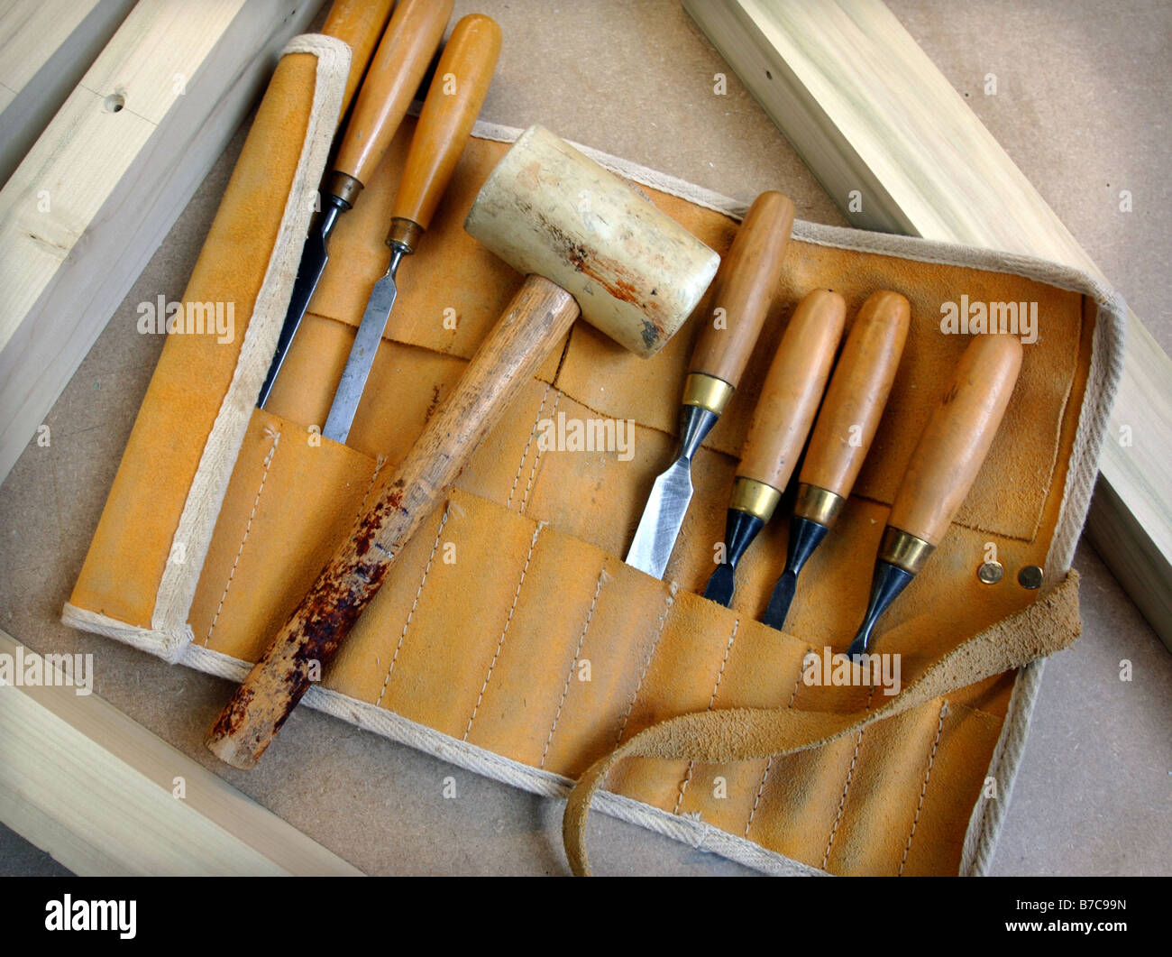 A CARPENTERS TOOL KIT WITH CHISELS AND A MALLET Stock Photo Alamy