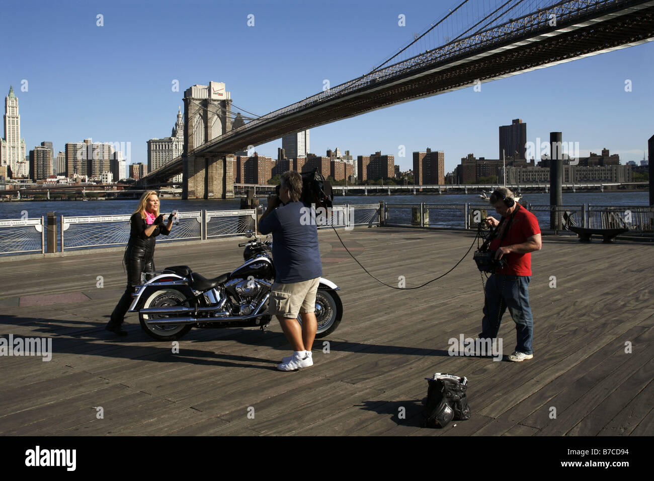 Film Crew & Brooklyn Bridge, Fulton Ferry Landing, New York City, USA Stock Photo Alamy