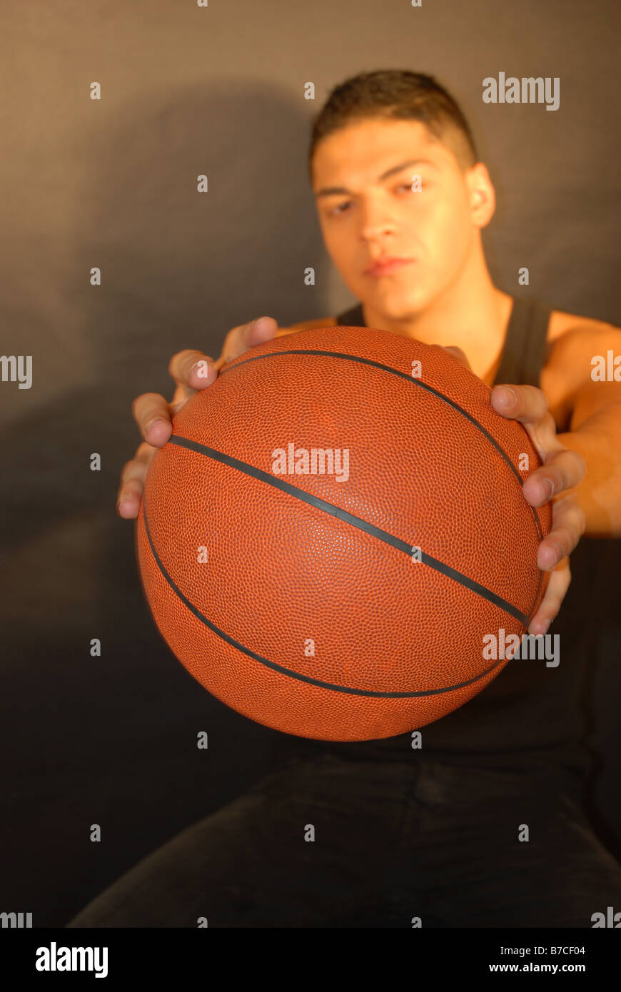 Hombre de baloncesto hires stock photography and images Alamy