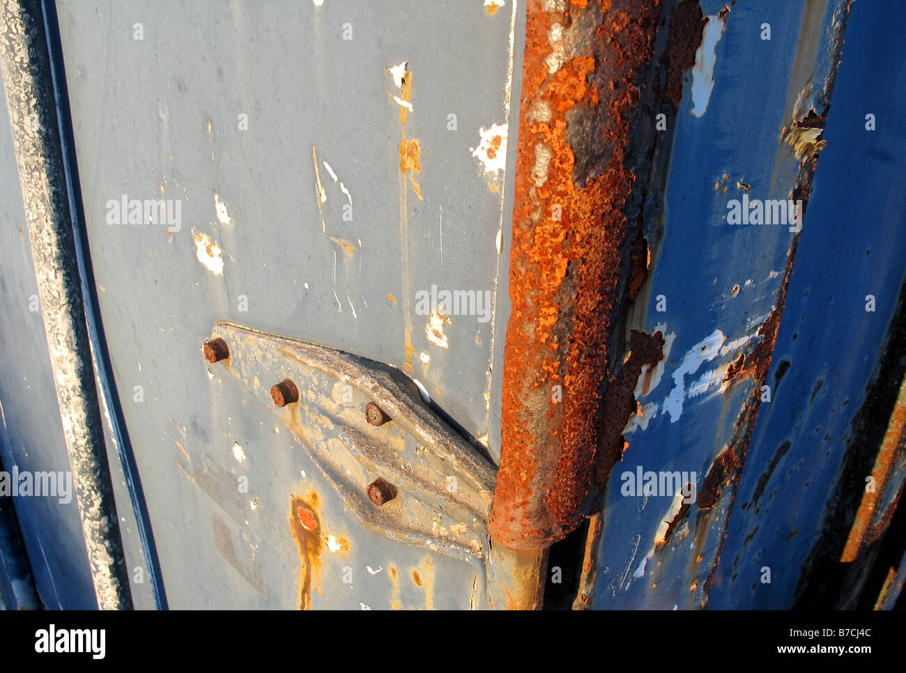 Rusted door and hinge Stock Photo Alamy