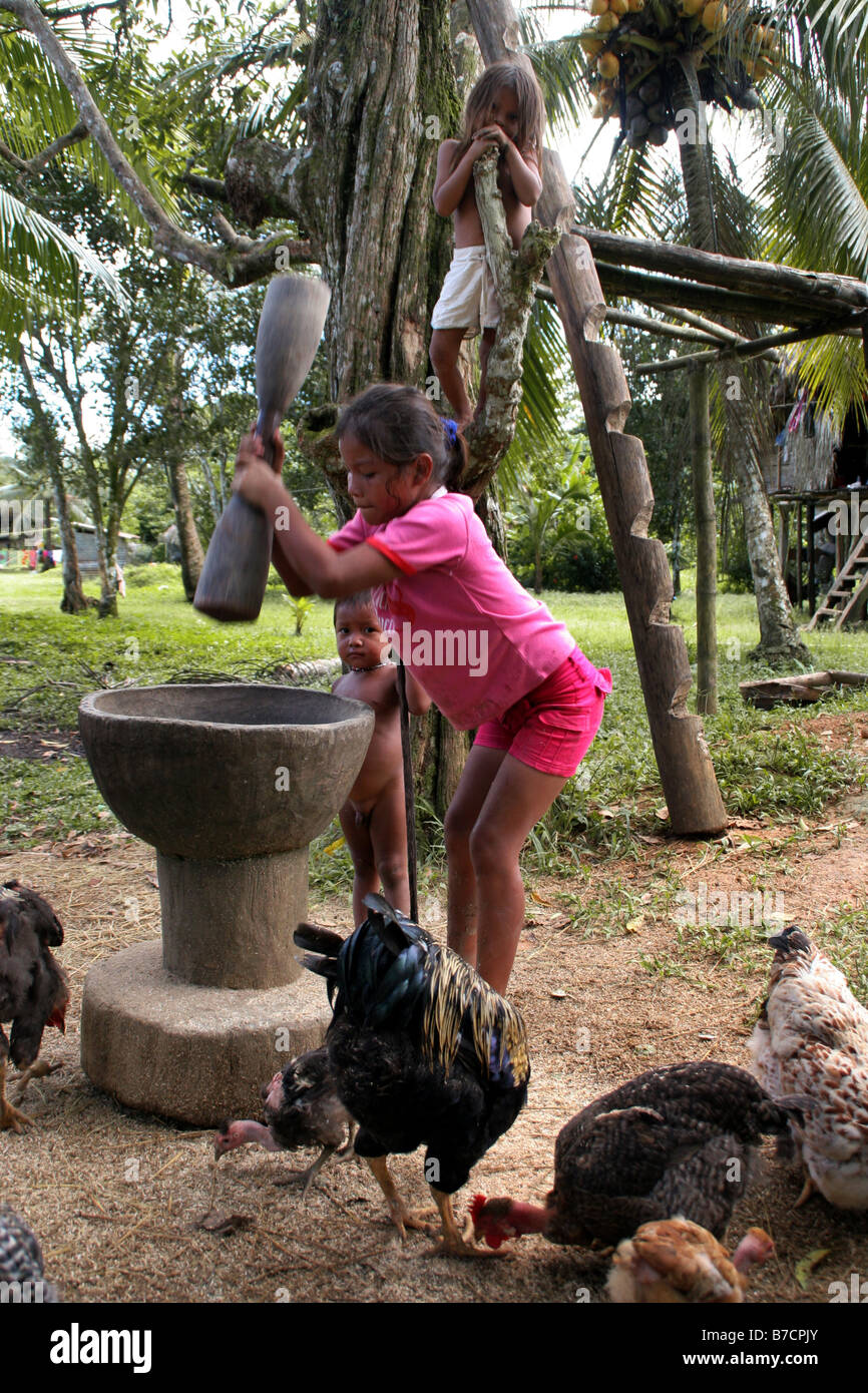 Indigenous embera girl hi-res stock photography and images - Alamy