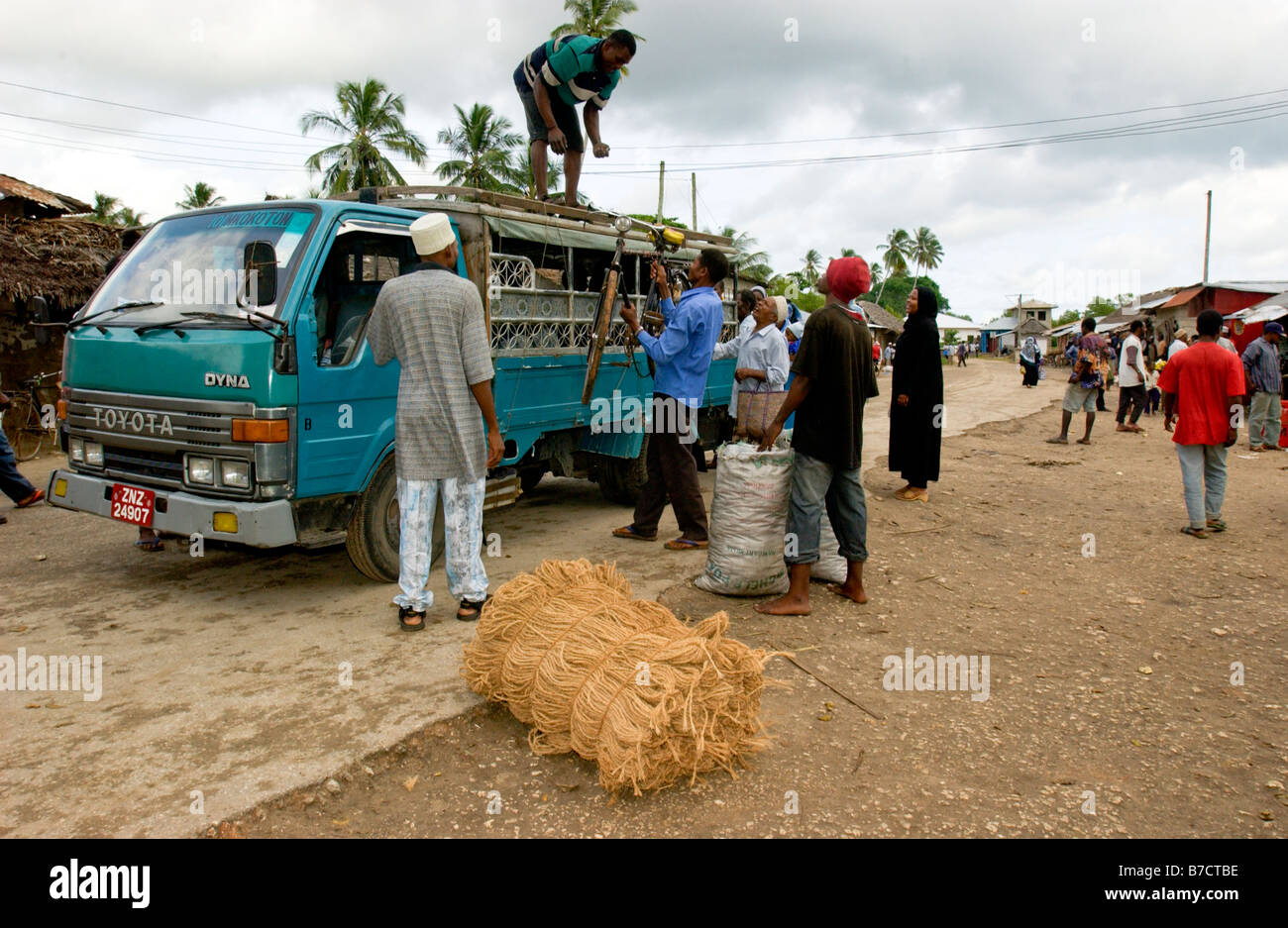 People loading a kombi Matatu Stock Photo