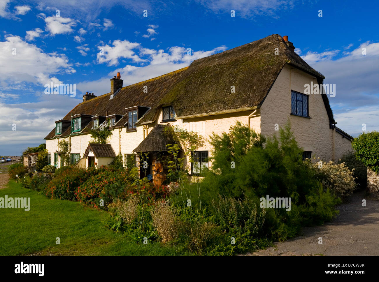 Building With Weir Stock Photos &amp; Building With Weir Stock ...