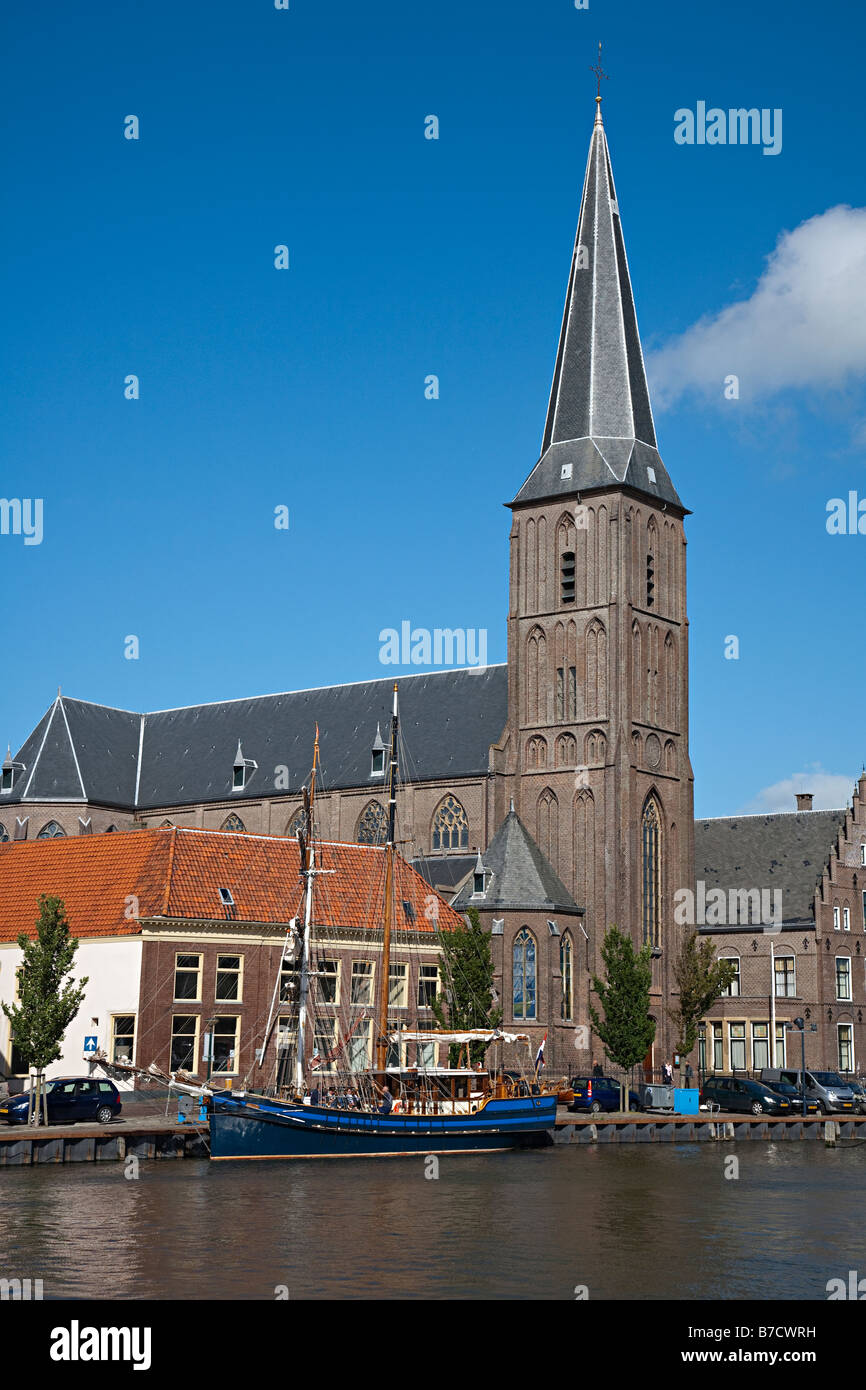 St Michael's Church and boats in Zuiderhaven (Southern Harbour) Harlingen Friesland Netherlands Stock Photo