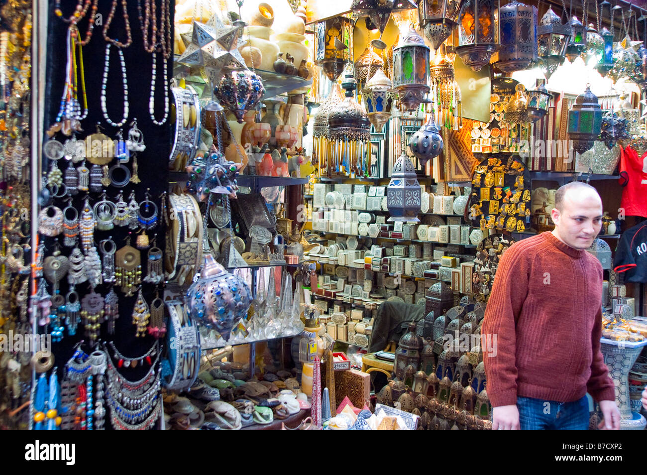 Market cairo egypt souvenirs hires stock photography and images Alamy