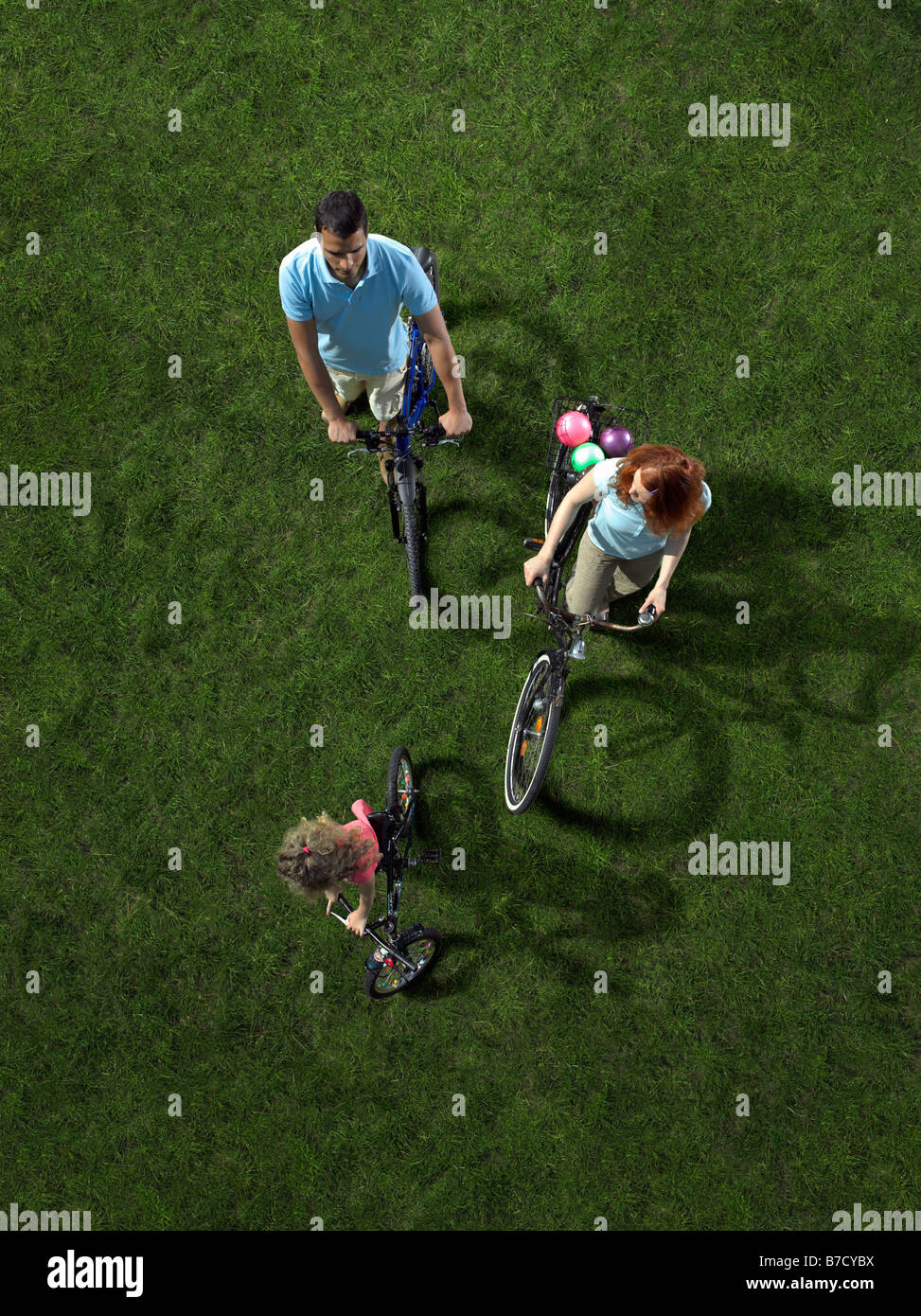 A family cycle ride Stock Photo - Alamy