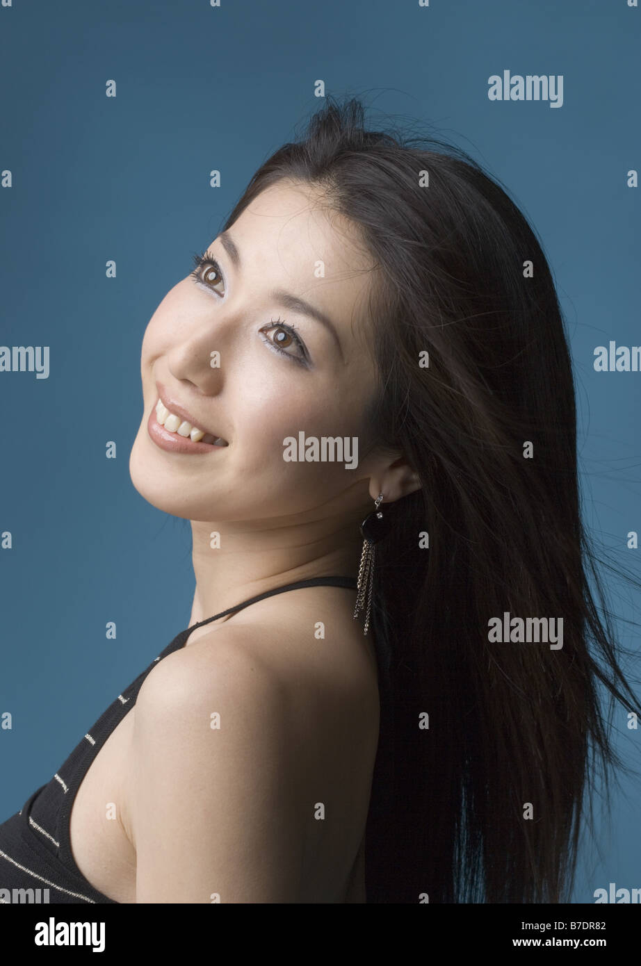 Smiling black woman shoulder hi-res stock photography and images - Alamy
