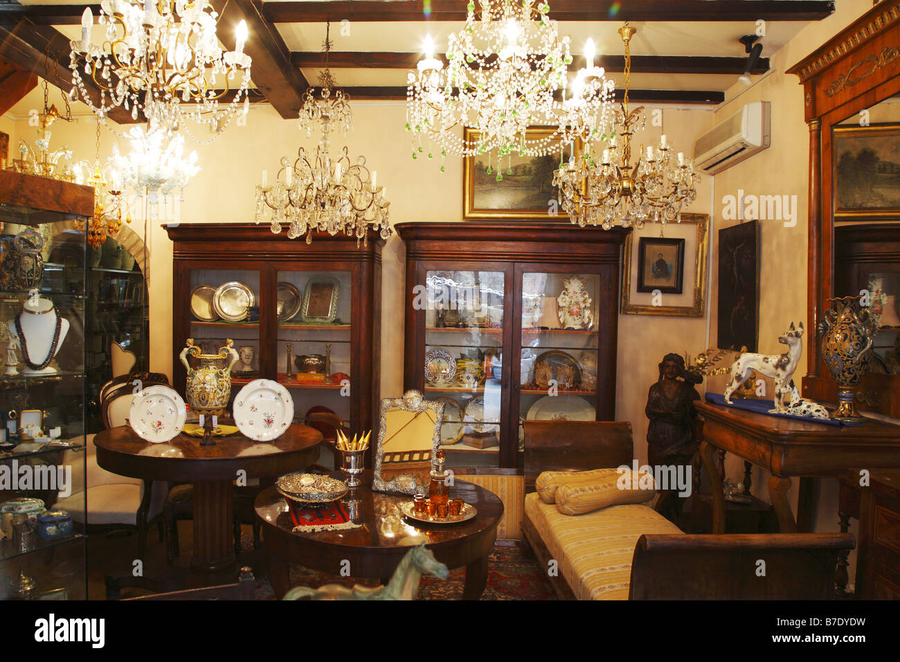 Antique collection display hires stock photography and images Alamy