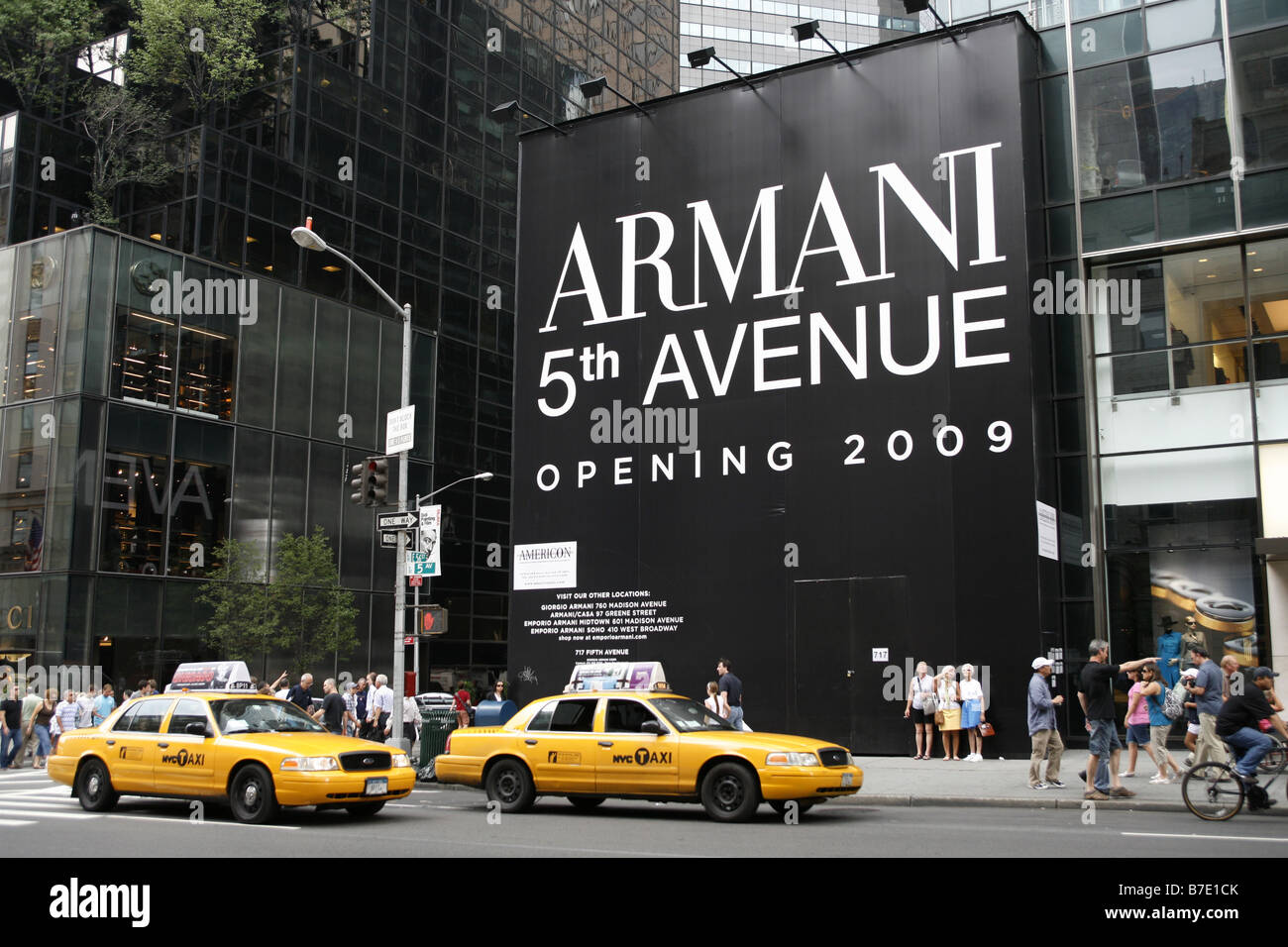 armani 5th avenue store hours