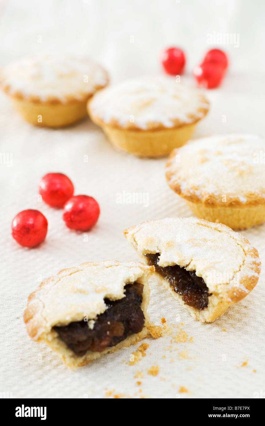 Fruit mince pies hi-res stock photography and images - Alamy
