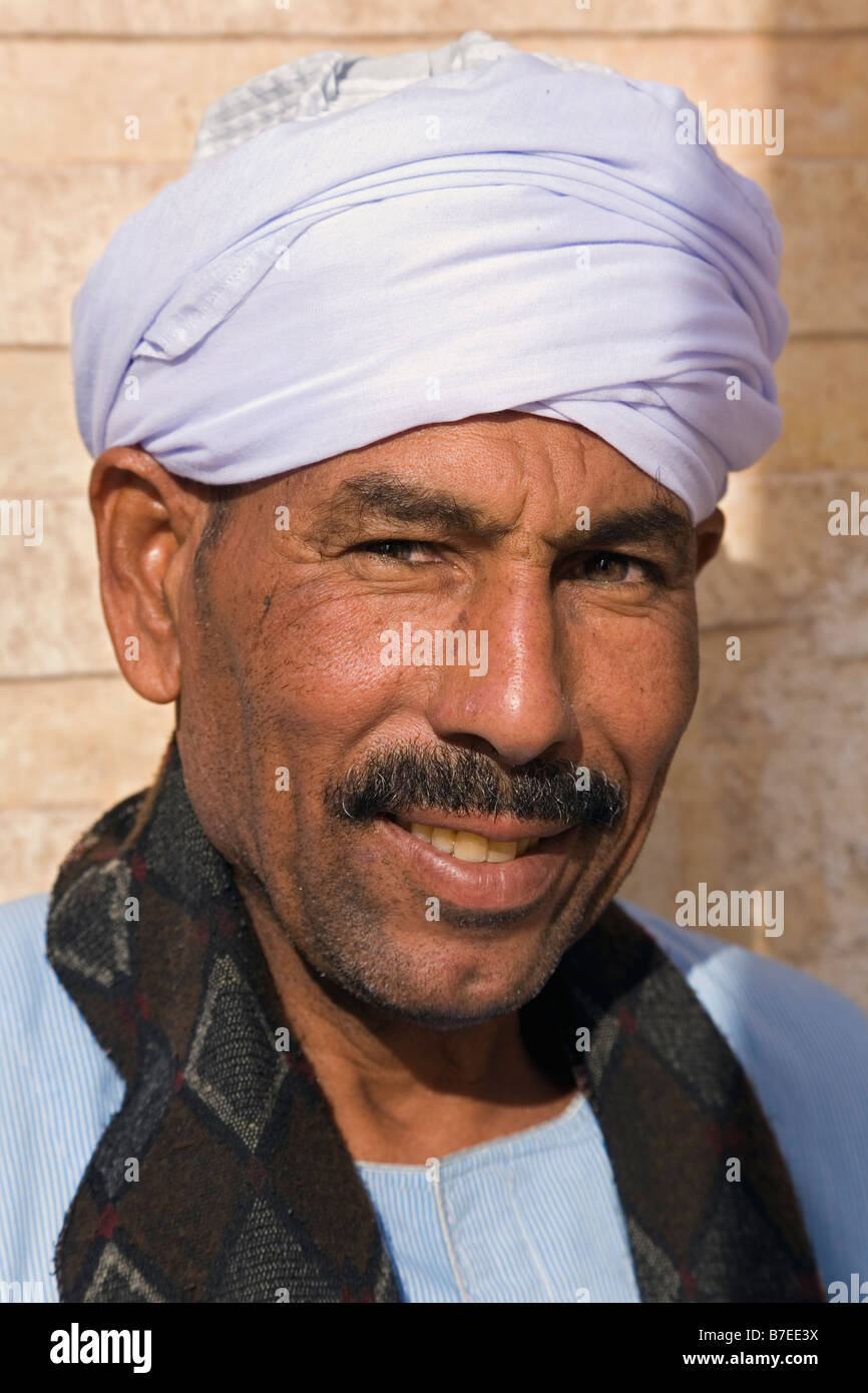 Muslin turban hi-res stock photography and images - Alamy