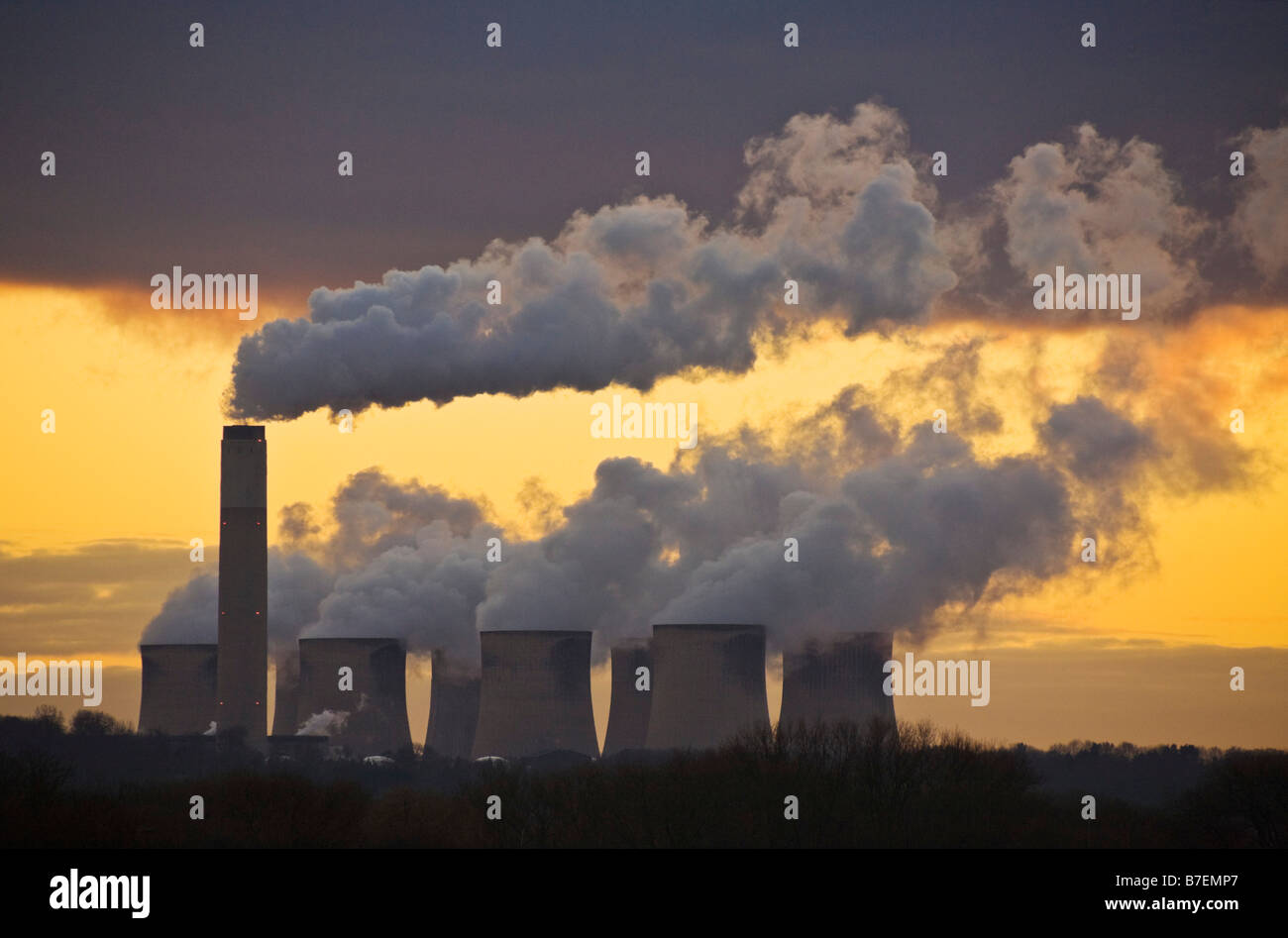 Coal power station CO2 emissions Cooling towers pollution Ratcliffe on Soar coal fired power station Nottingham Leicestershire England UK GB Europe Stock Photo