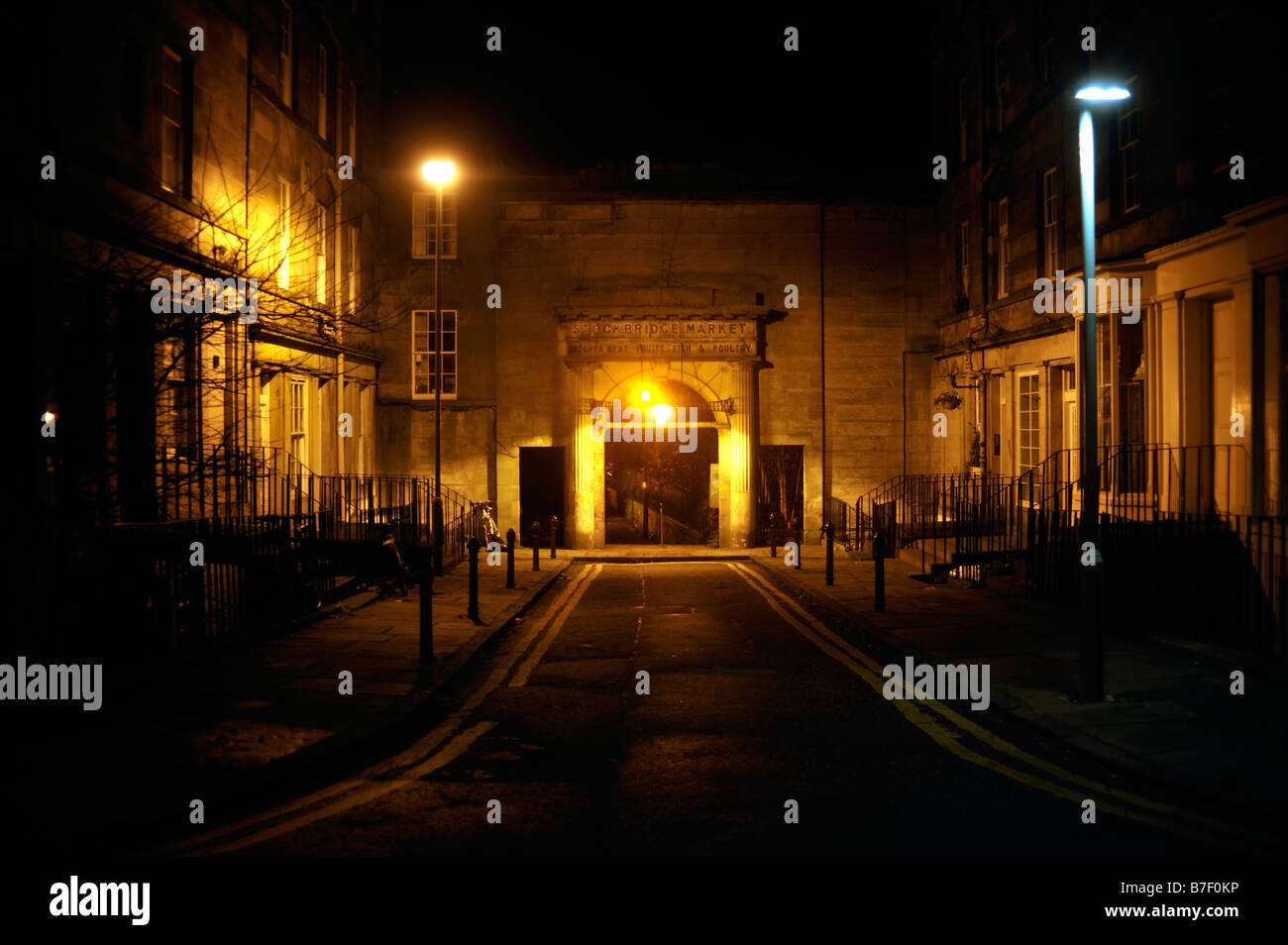 Night time lights hi-res stock photography and images - Alamy