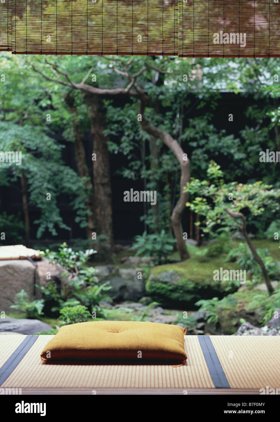 Japanese style porch hires stock photography and images Alamy