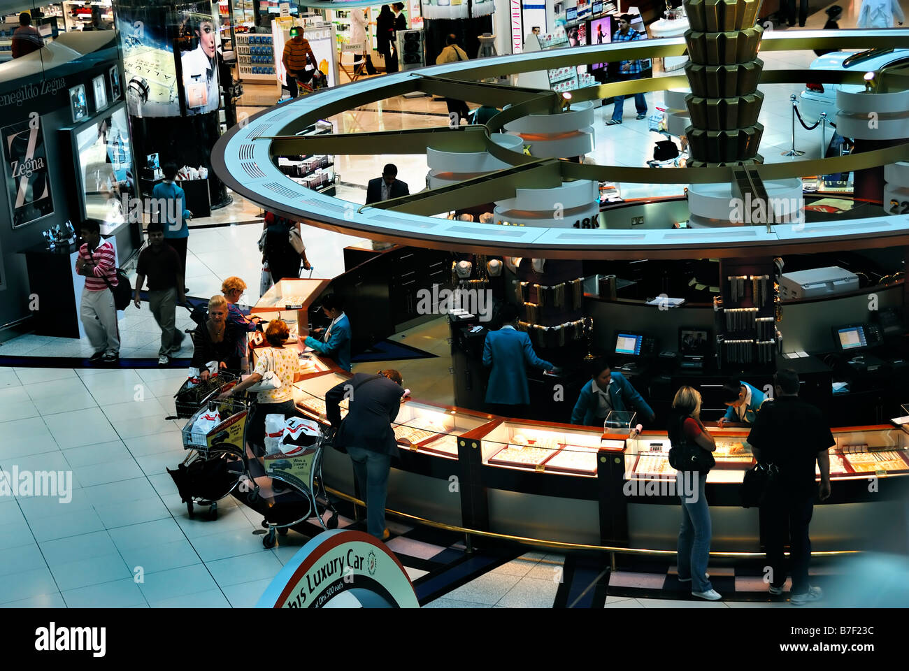 Dubai, United Arab Emirates Shopping Plaza in Airport, Overview