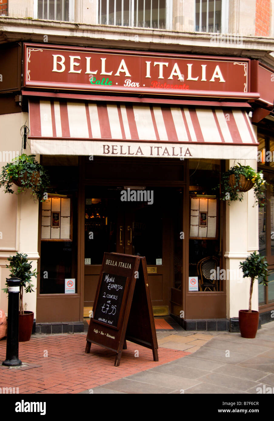 The store front of a Bella Italia restaurant in Oxford, England. Jan 2009 Stock Photo