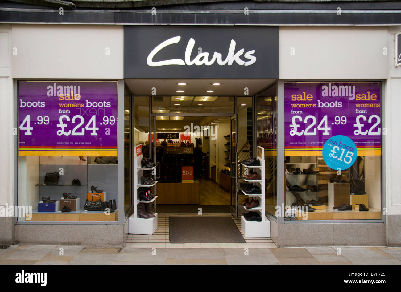 clarks shoe store nearby