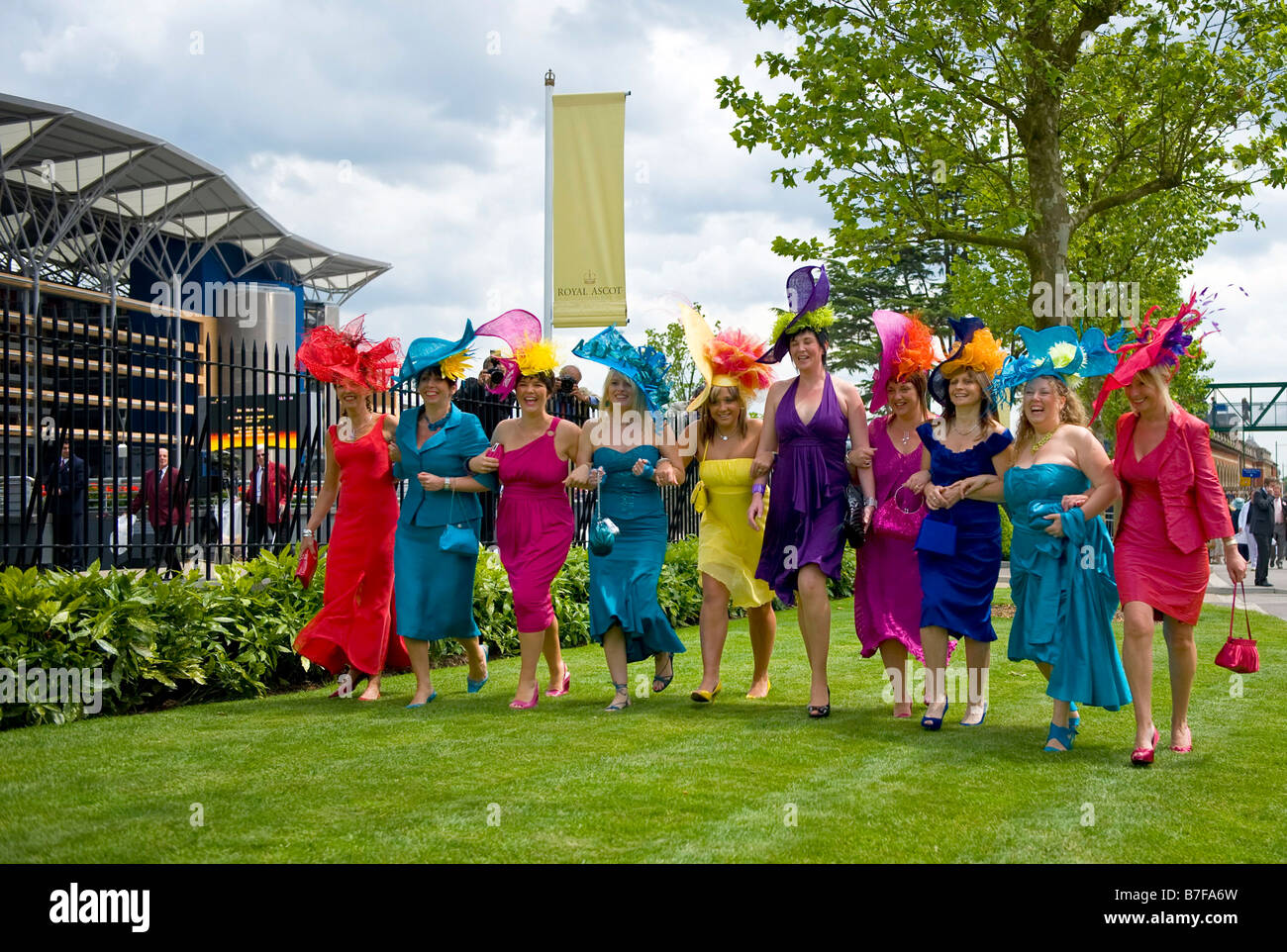 Fashion ascot hi-res stock photography and images - Alamy