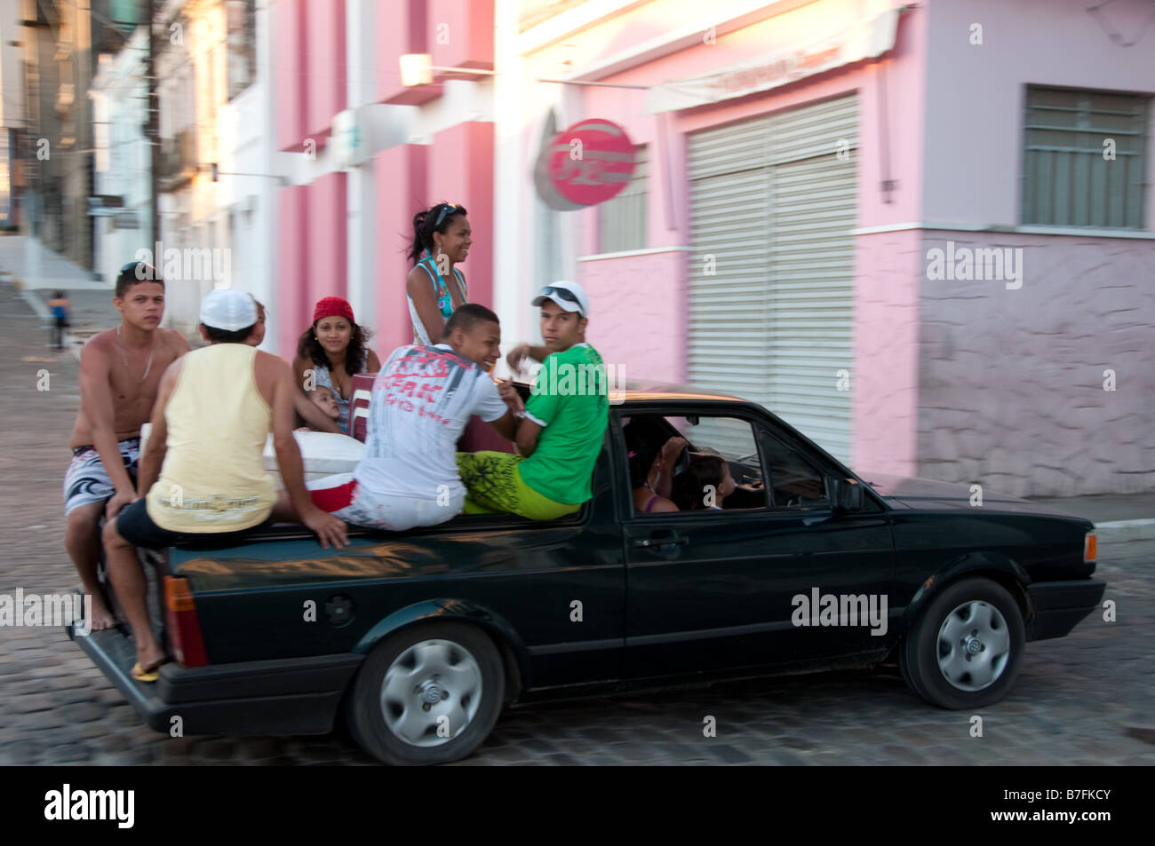 0 people drive in a pickup as it rounds a corner Penedo Stock Photo