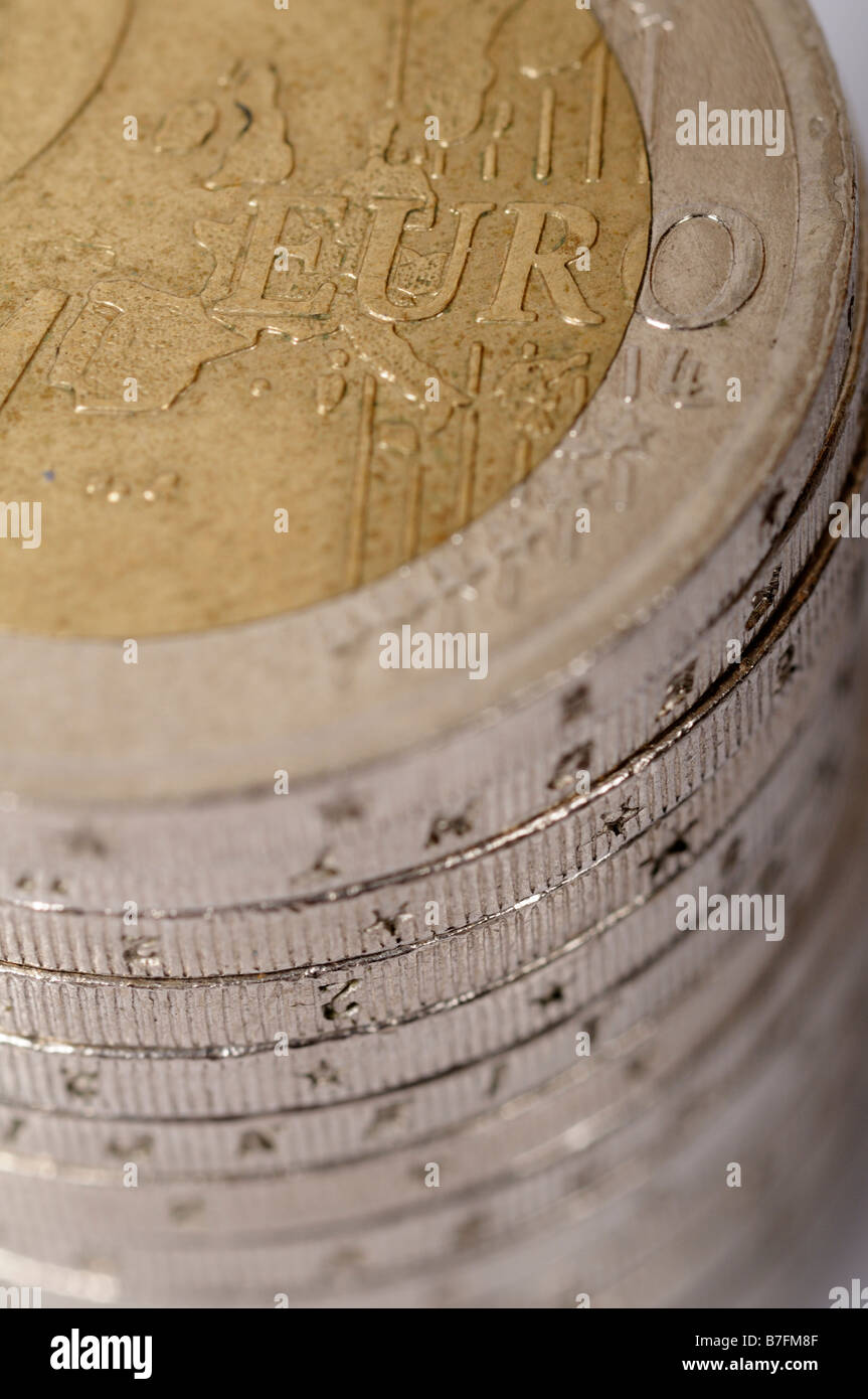 Two euros coin pile hi-res stock photography and images - Alamy