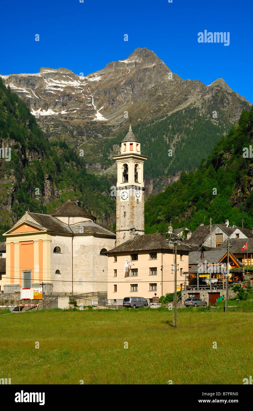 Sonogno, the hindmost municipality in the Valle Verzasca valley, Ticino, Switzerland Stock Photo