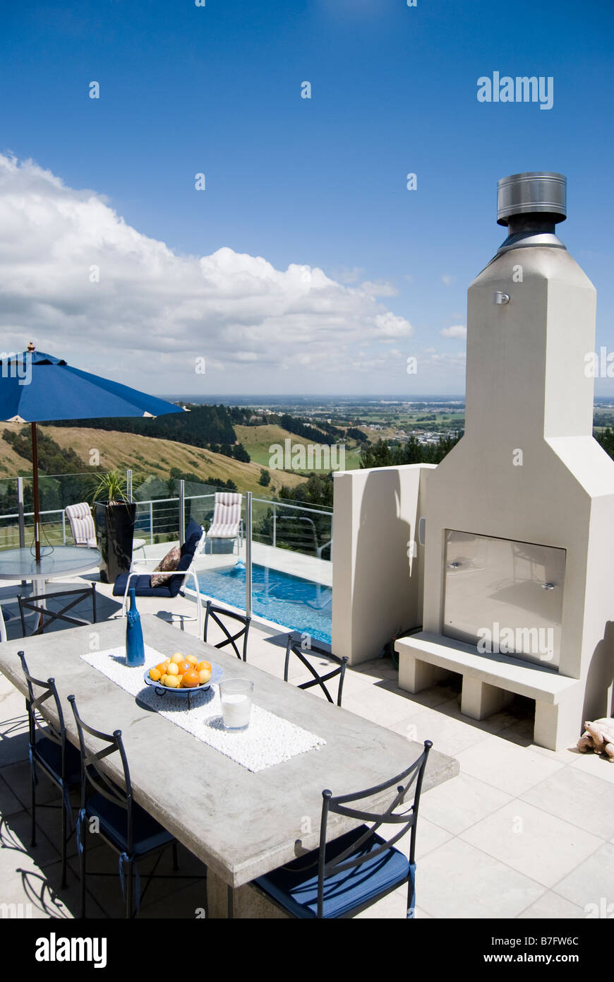 House patio and swimming pool, Cashmere Hills, Cashmere, Christchurch, Canterbury, New Zealand Stock Photo