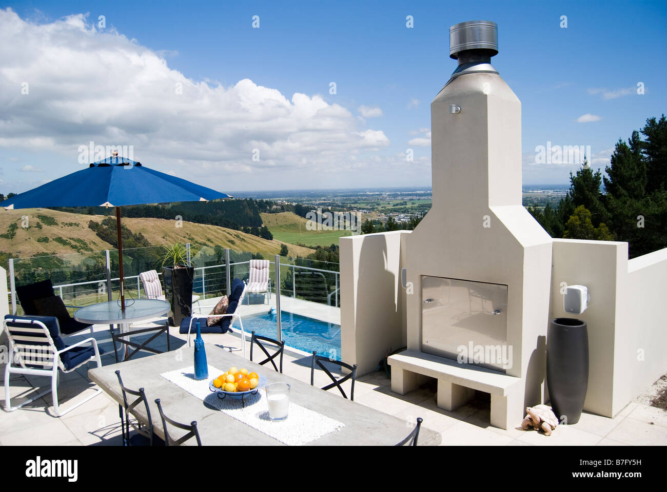 House patio and swimming pool, Cashmere Hills, Cashmere, Christchurch, Canterbury, New Zealand Stock Photo