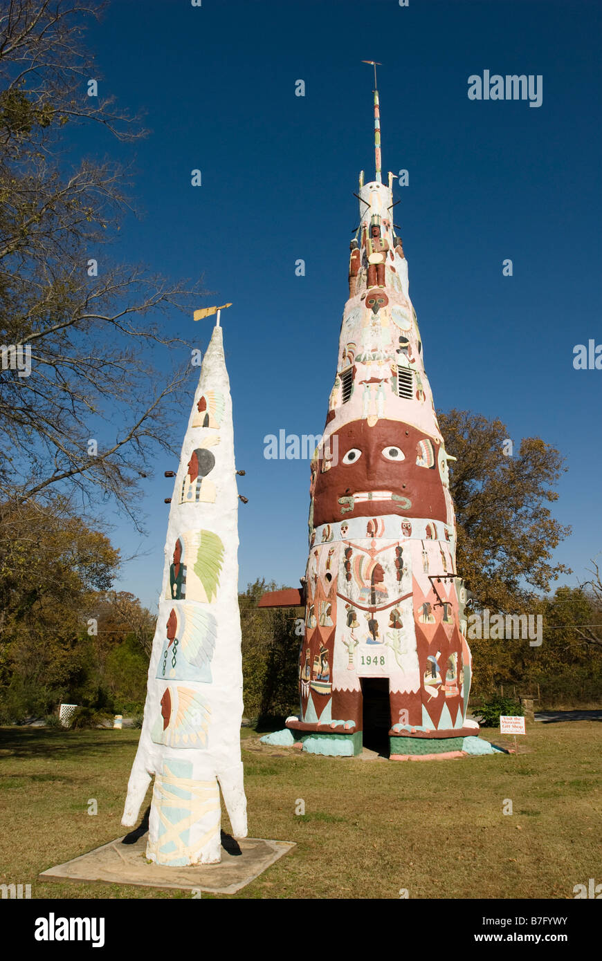 Ed Galloway's Totem Pole Park, Foyil, Oklahoma, USA Stock Photo - Alamy