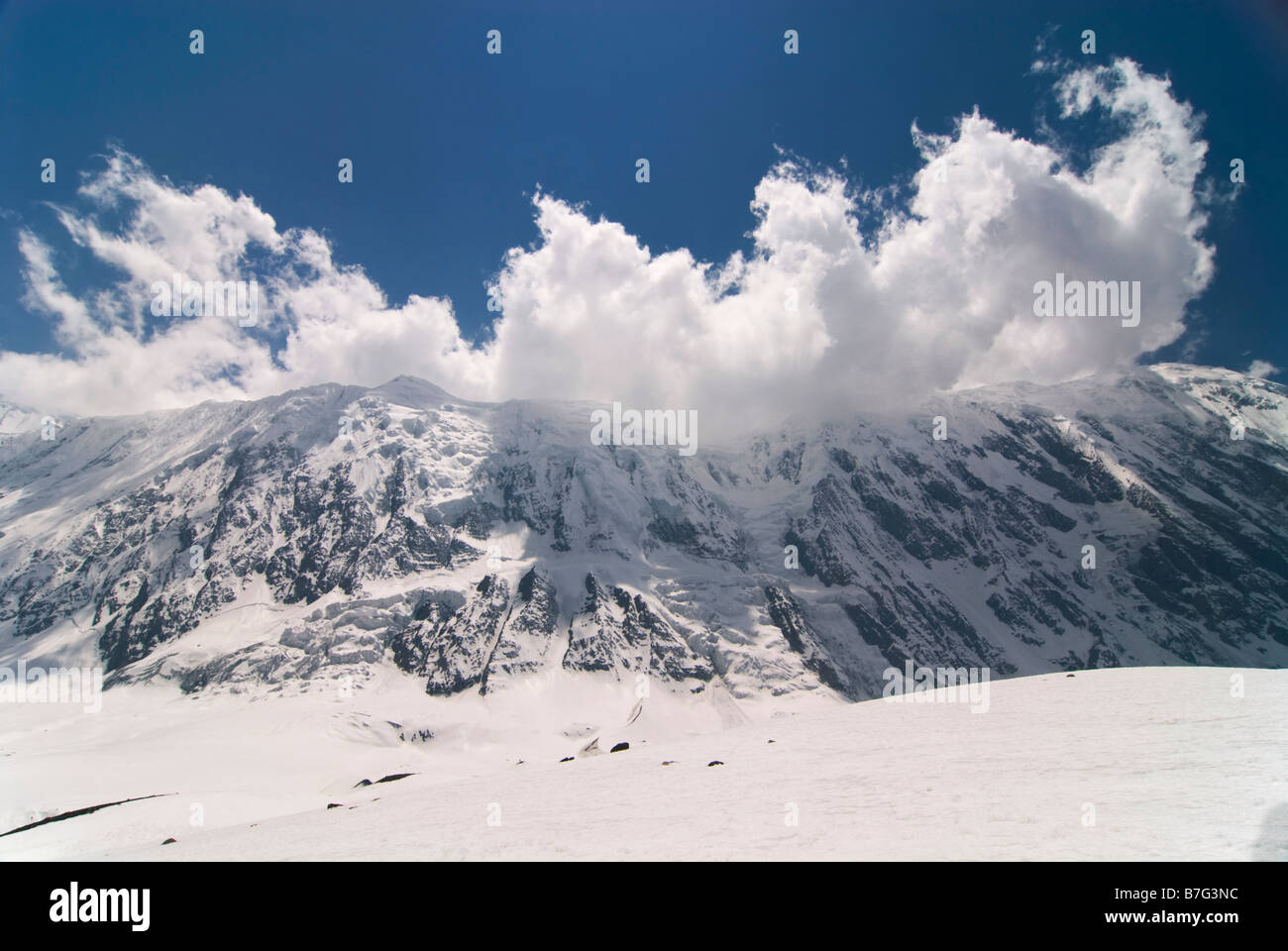 Spiling hi-res stock photography and images - Alamy