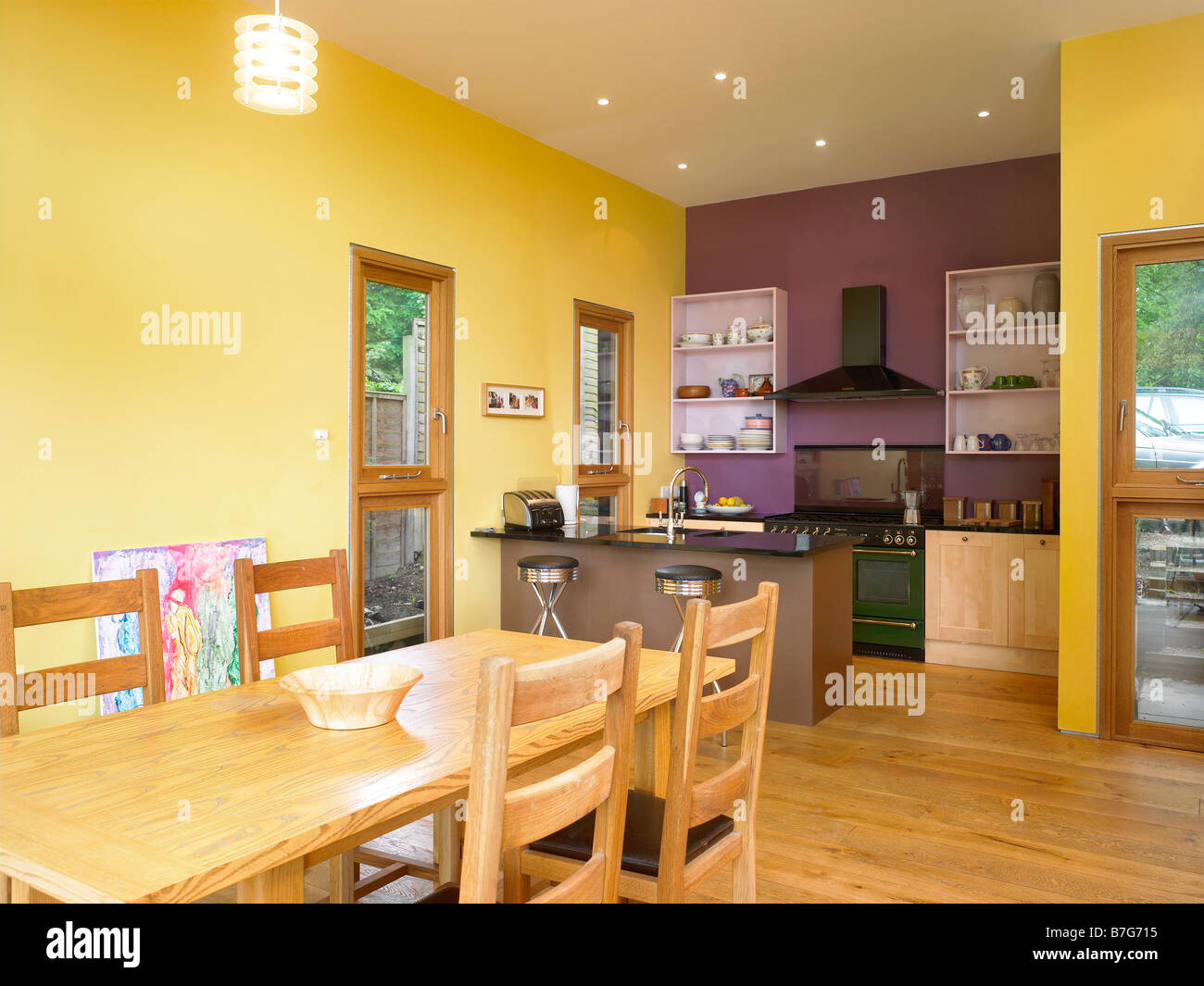 Modern open-plan kitchen/diner Stock Photo - Alamy
