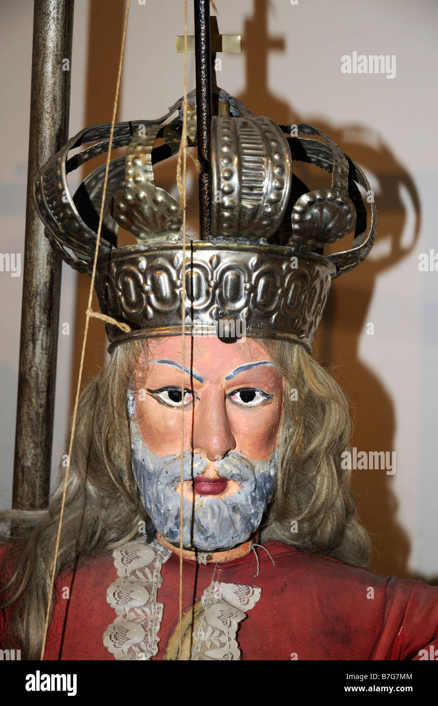 Puppets or in traditional costume in the Tourist office