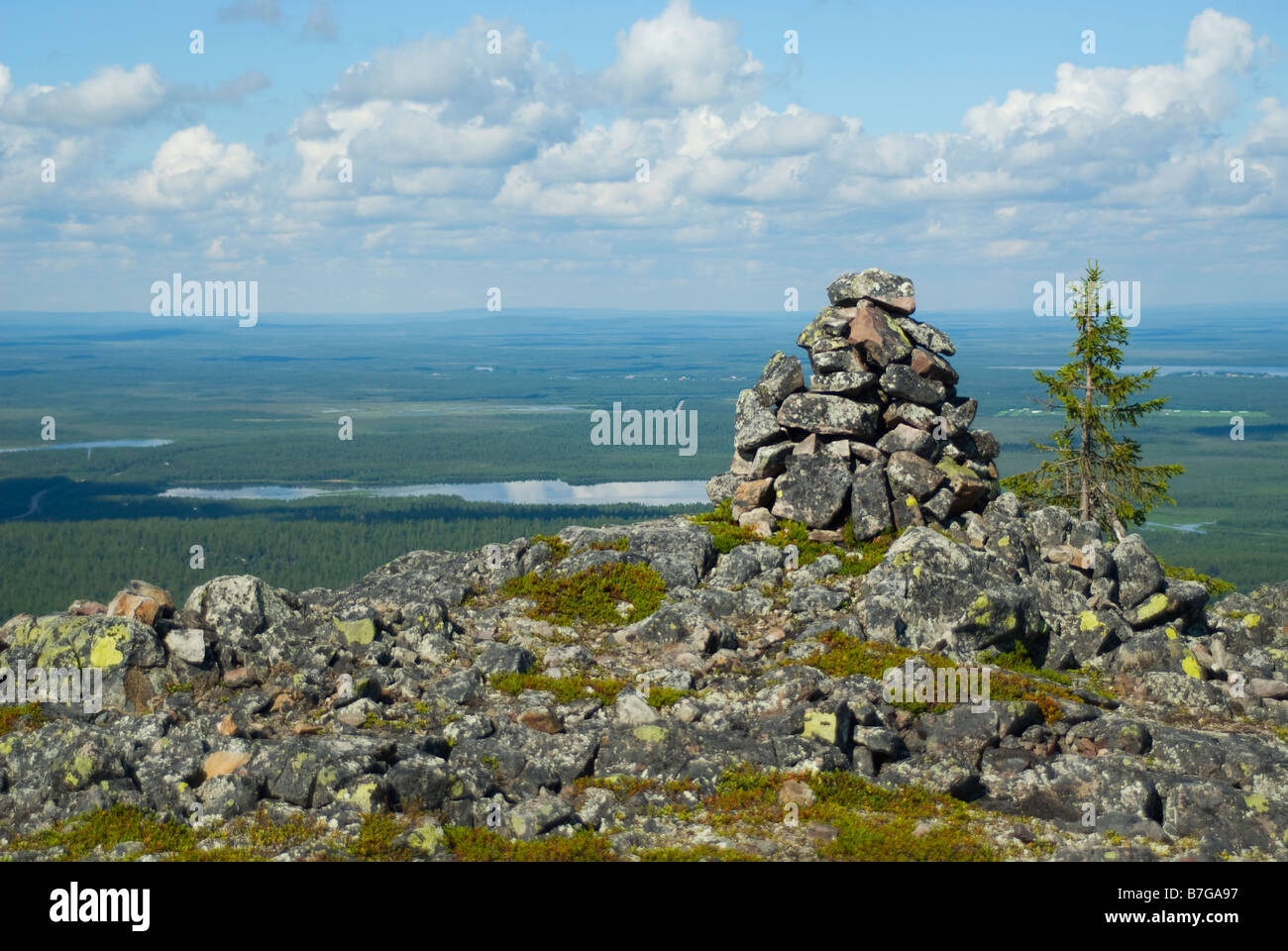 Pile of stones on a mountain top hi-res stock photography and images ...