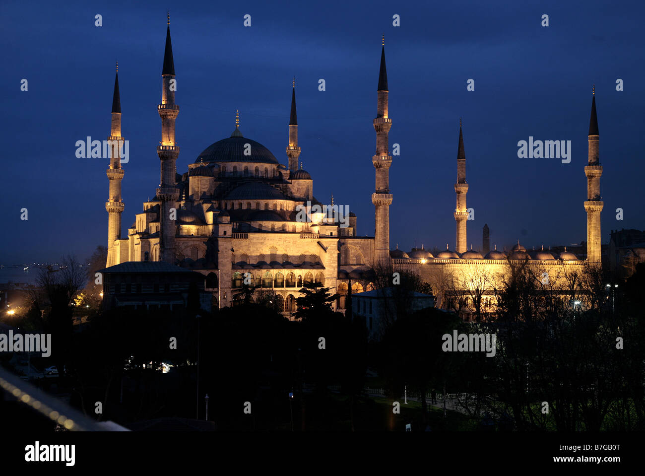 BLUE MOSQUE SULTAN AHMET CAMII ISTANBUL TURKEY SULTANAHMET ISTANBUL ...