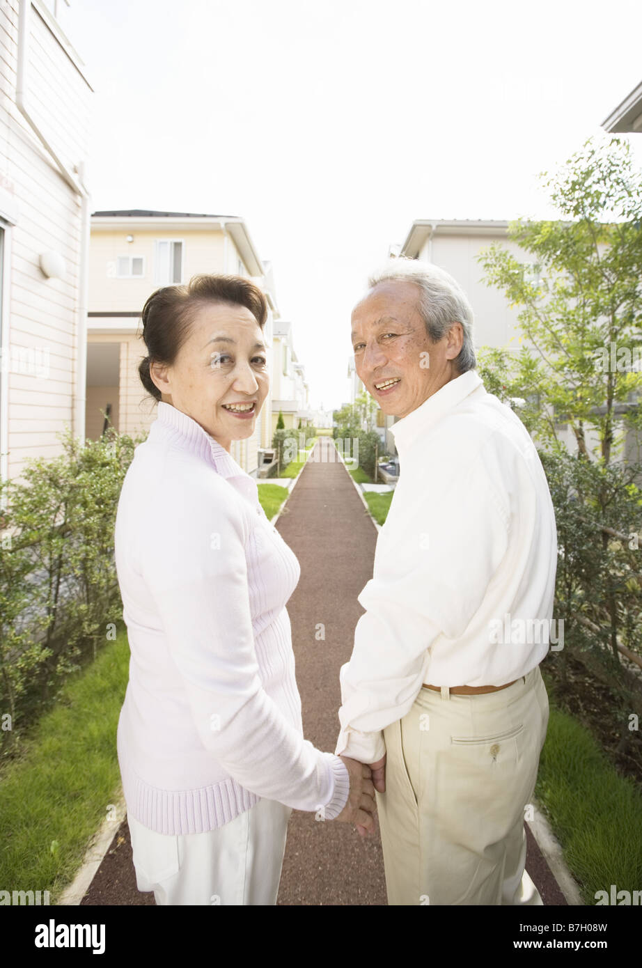 Side view senior black couple hi-res stock photography and images - Alamy