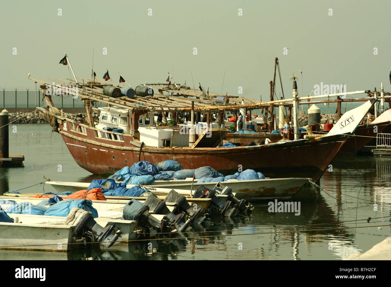 Mast ship dhow hires stock photography and images Alamy