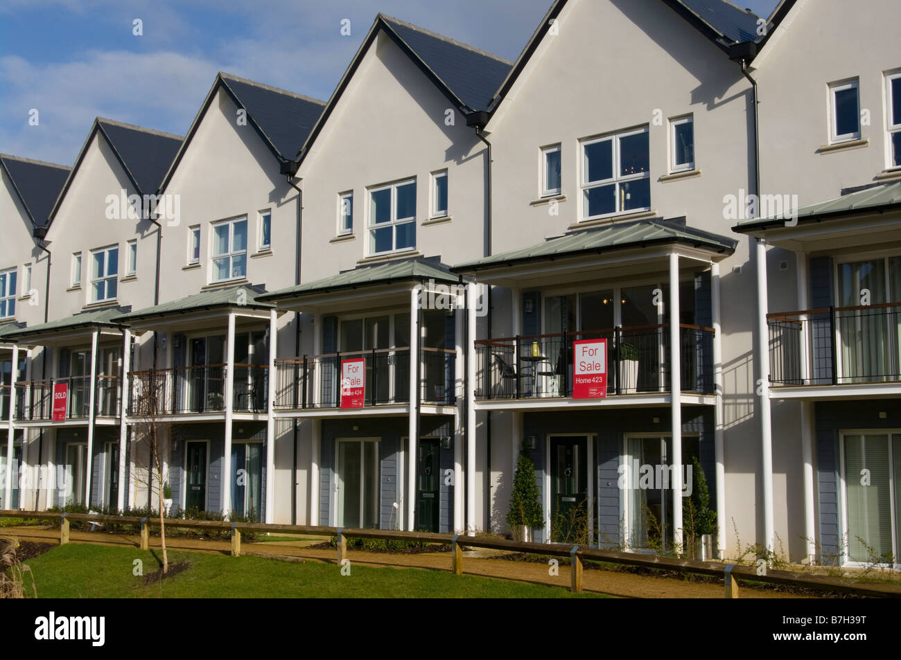 Empty New Properties Houses Homes for Sale On A New Development Redhill Surrey Stock Photo