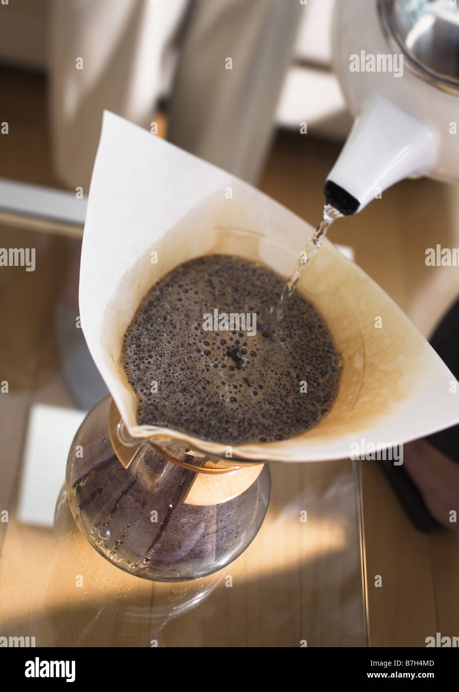 https://c8.alamy.com/comp/B7H4MD/coffee-maker-B7H4MD.jpg