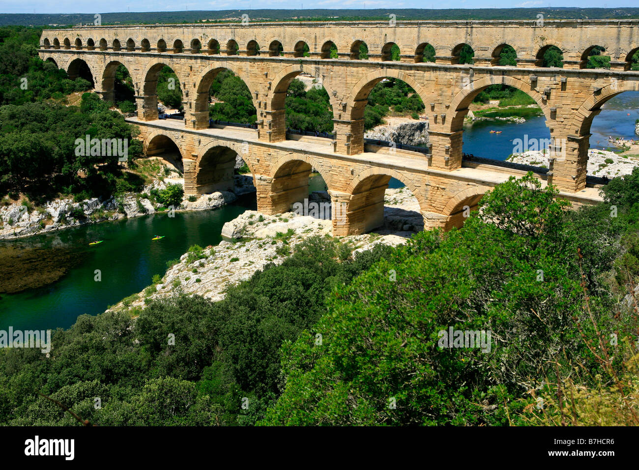 Vers Pont Du Gard