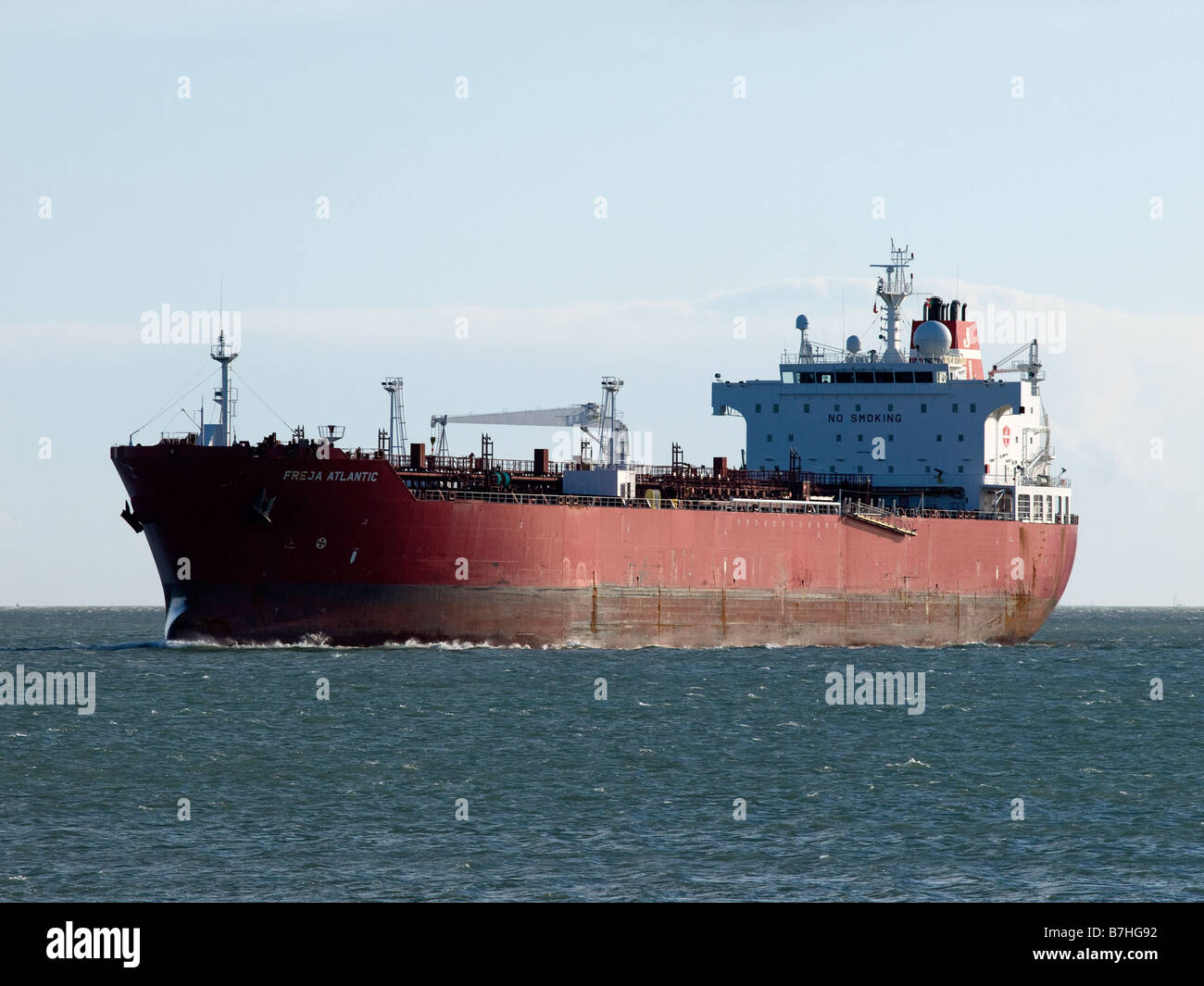 Oil tanker "Freja Atlantic" arriving at Southampton UK Stock Photo Alamy